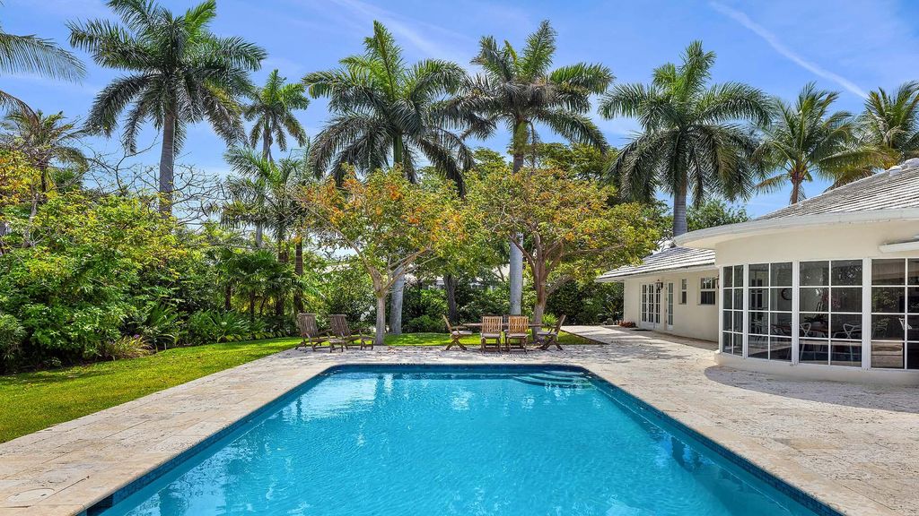 Photo of 335 Old School Road, Gulf Stream, FL 33483 (MLS # B26028860)