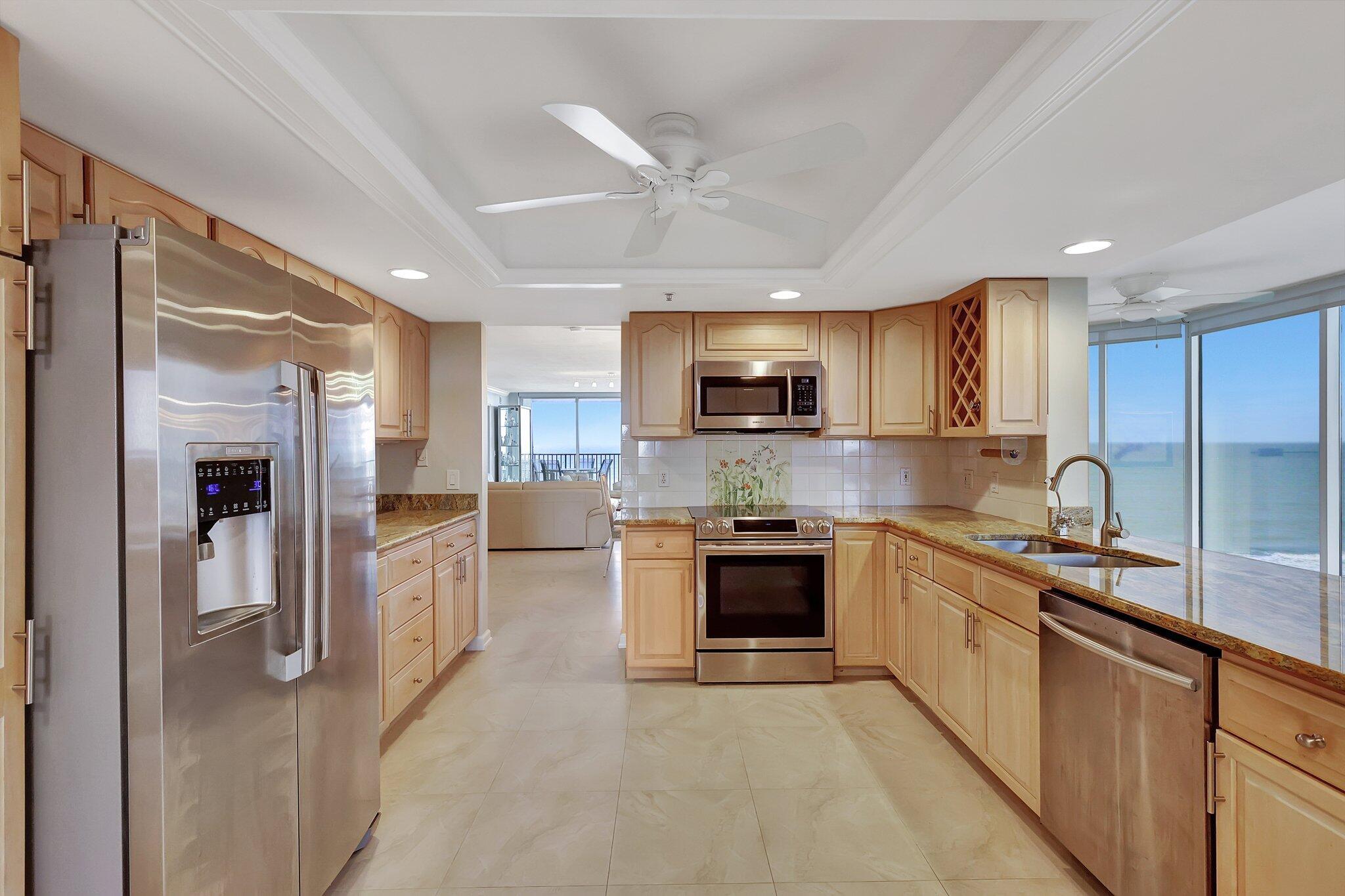 VISIONS CONDOMINIUM - Residential