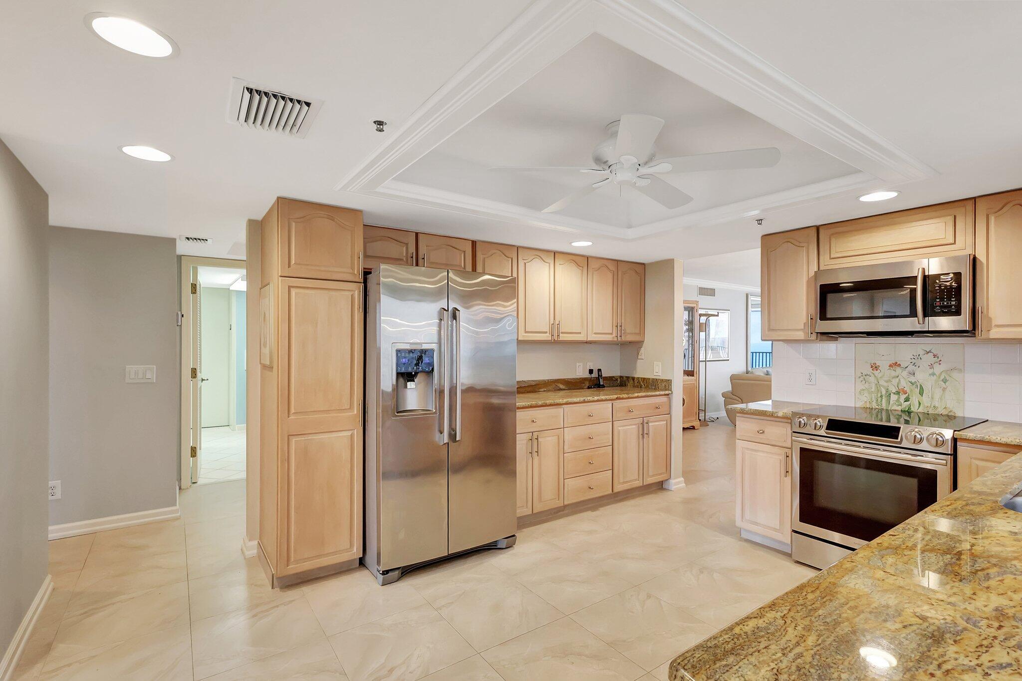 VISIONS CONDOMINIUM - Residential