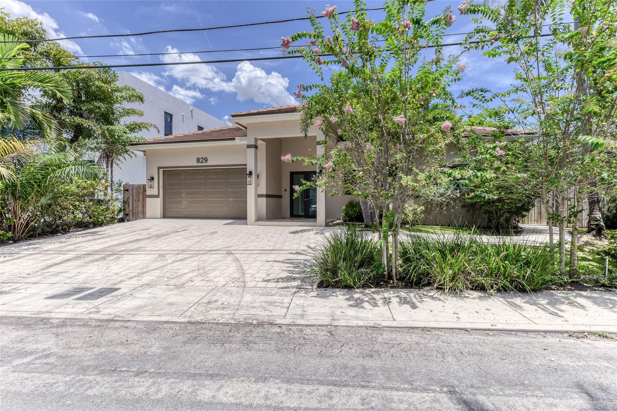 RIO VISTA ISLES - Residential