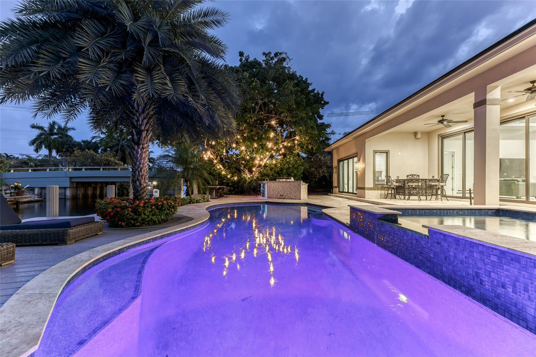 RIO VISTA ISLES - Residential