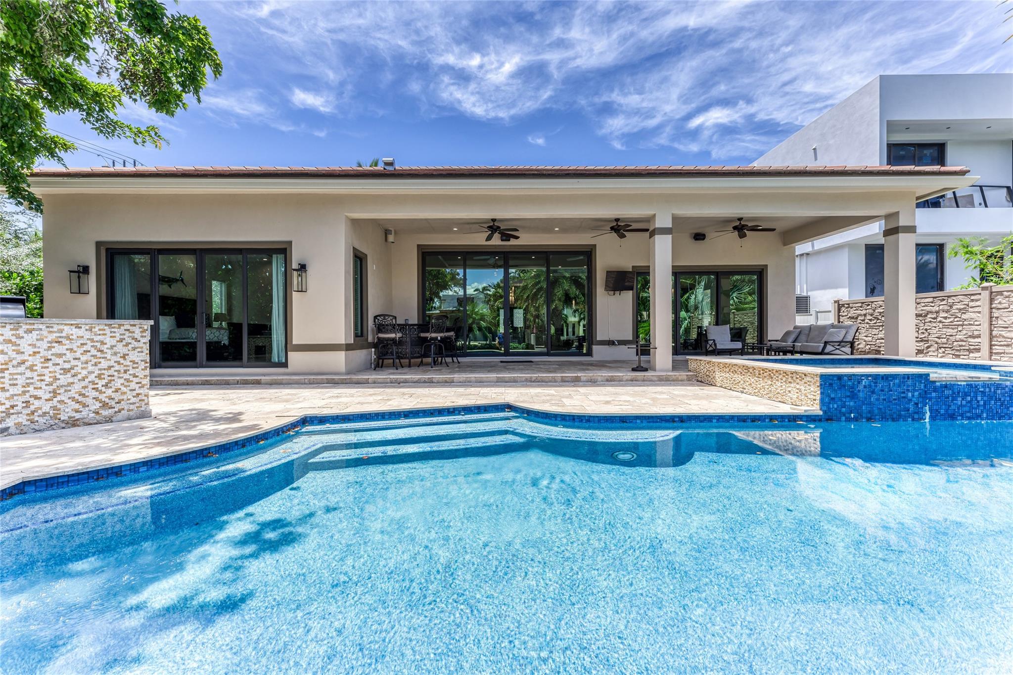 RIO VISTA ISLES - Residential