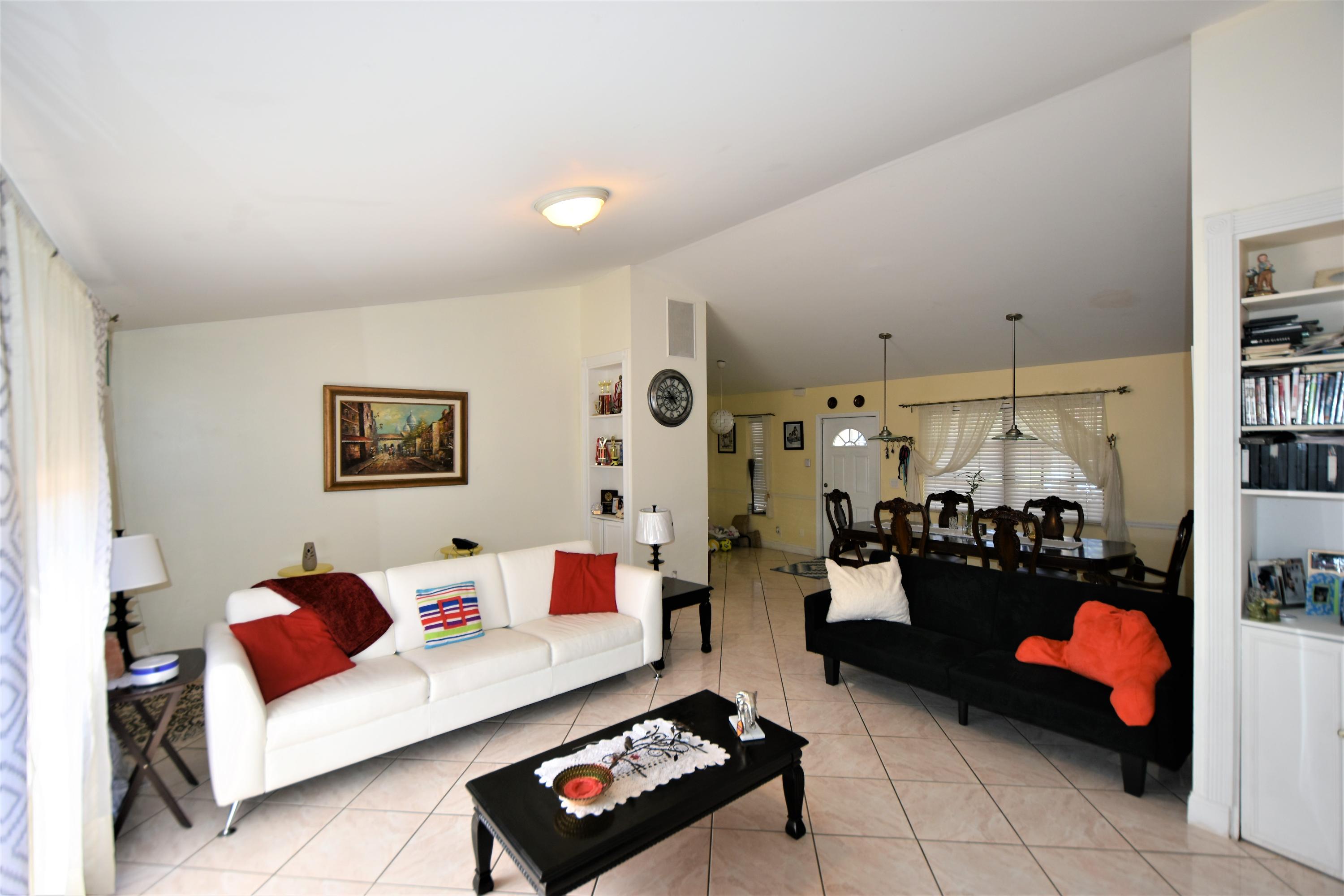 PALM BEACH FARMS CO 7 - Residential