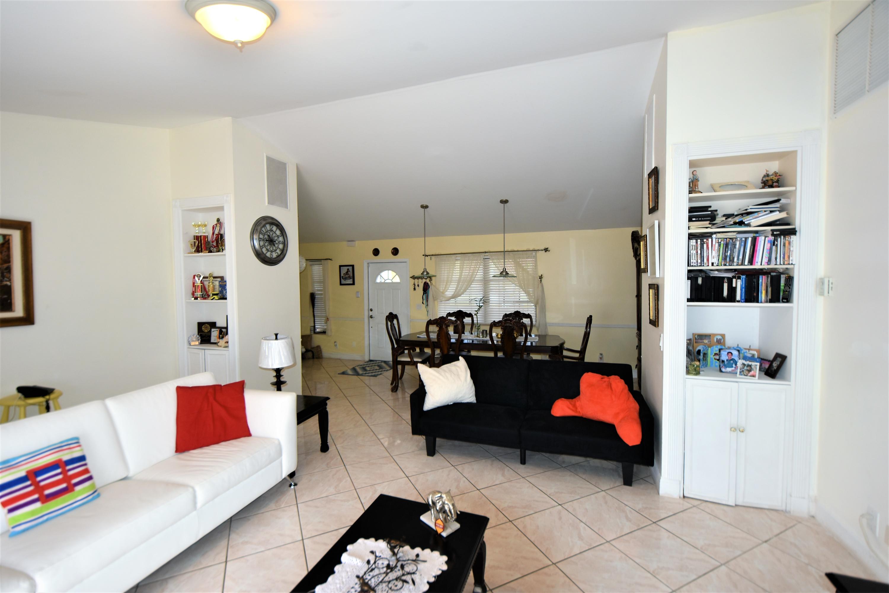 PALM BEACH FARMS CO 7 - Residential