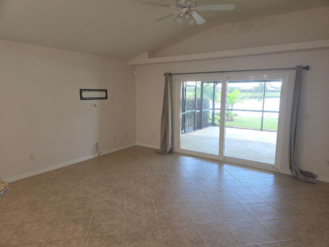 SAWGRASS LAKES PHASE 5 - Residential