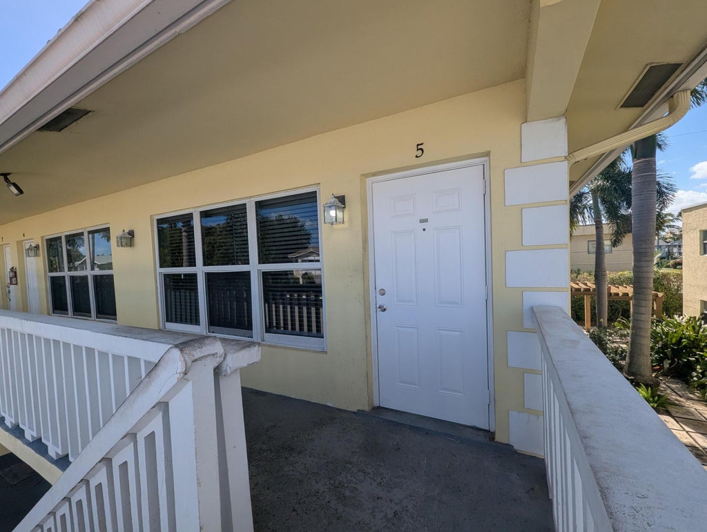 Photo of 2120 NE 42ND Court #5, Lighthouse Point, FL 33064 (MLS # B26091994)