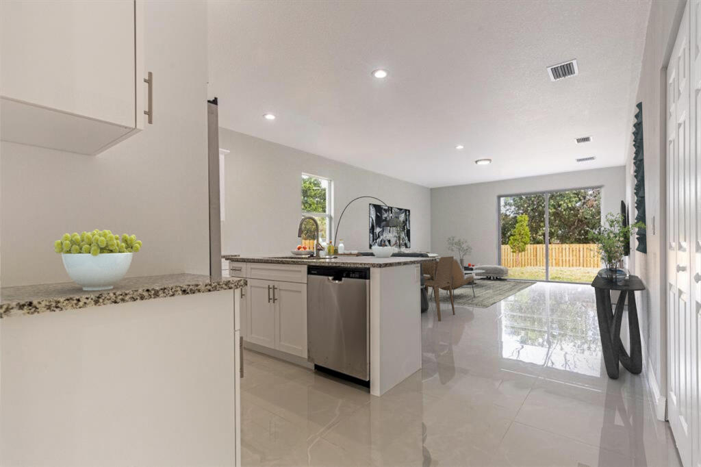 GREENACRES 2 - Residential Lease