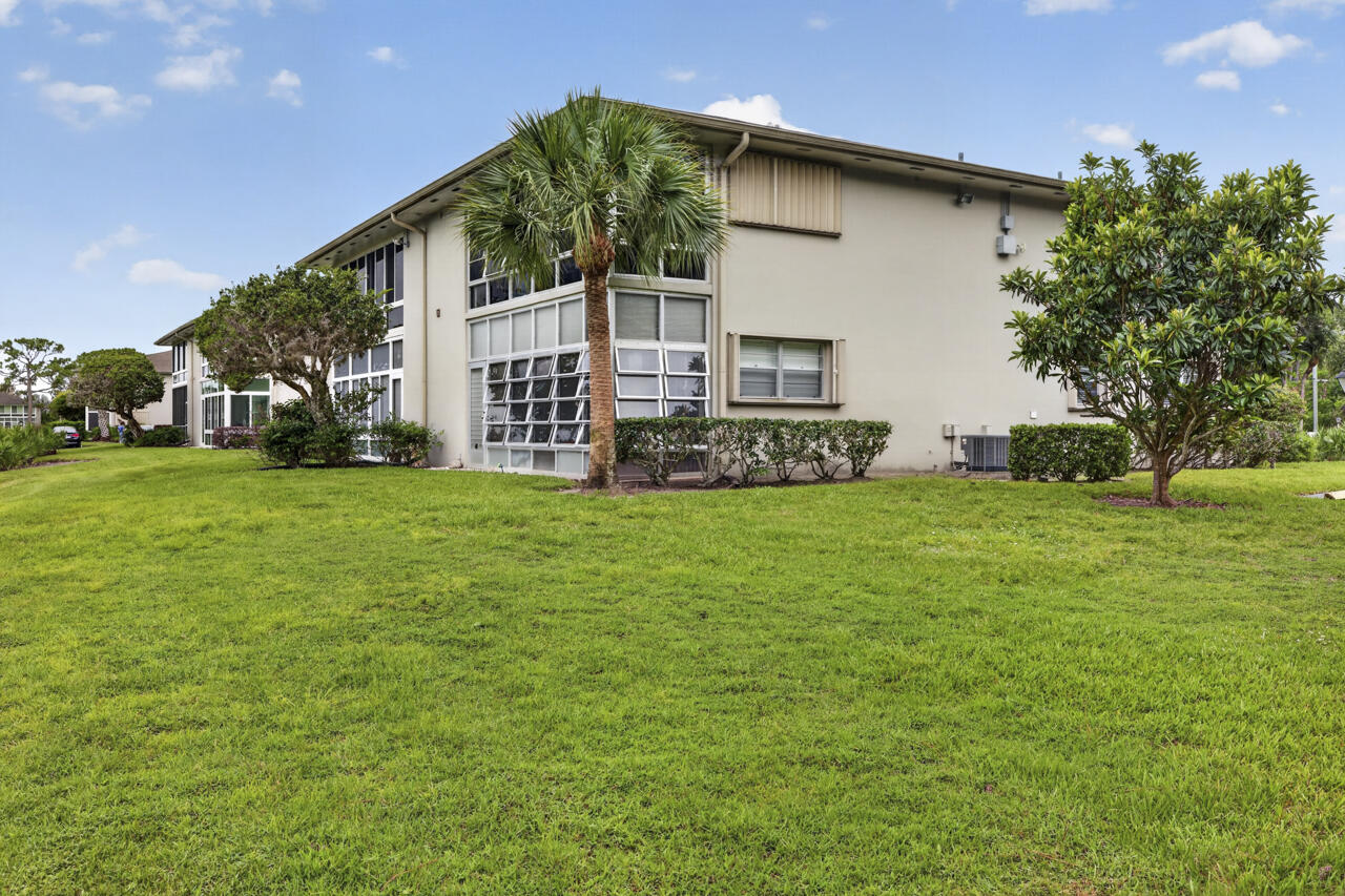 1 Lake Vista Trail 207
