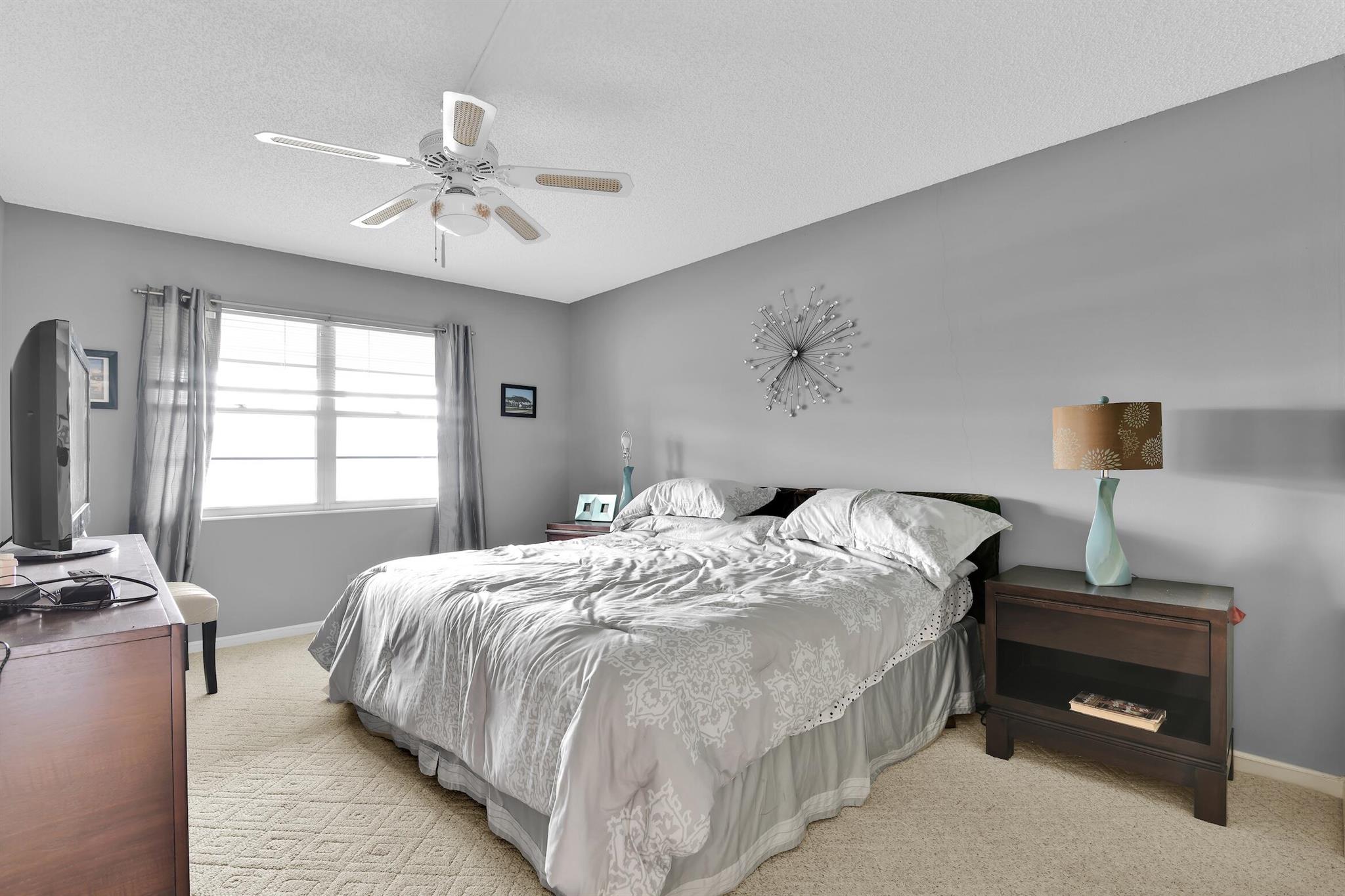 1084 Exeter E E