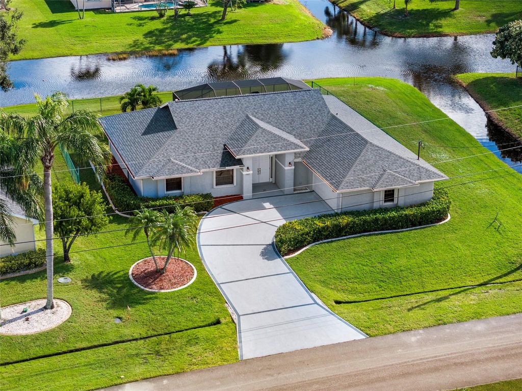 Photo of 1902 SE Gaskins Circle, Port Saint Lucie, FL 34952 (MLS # F10471106)