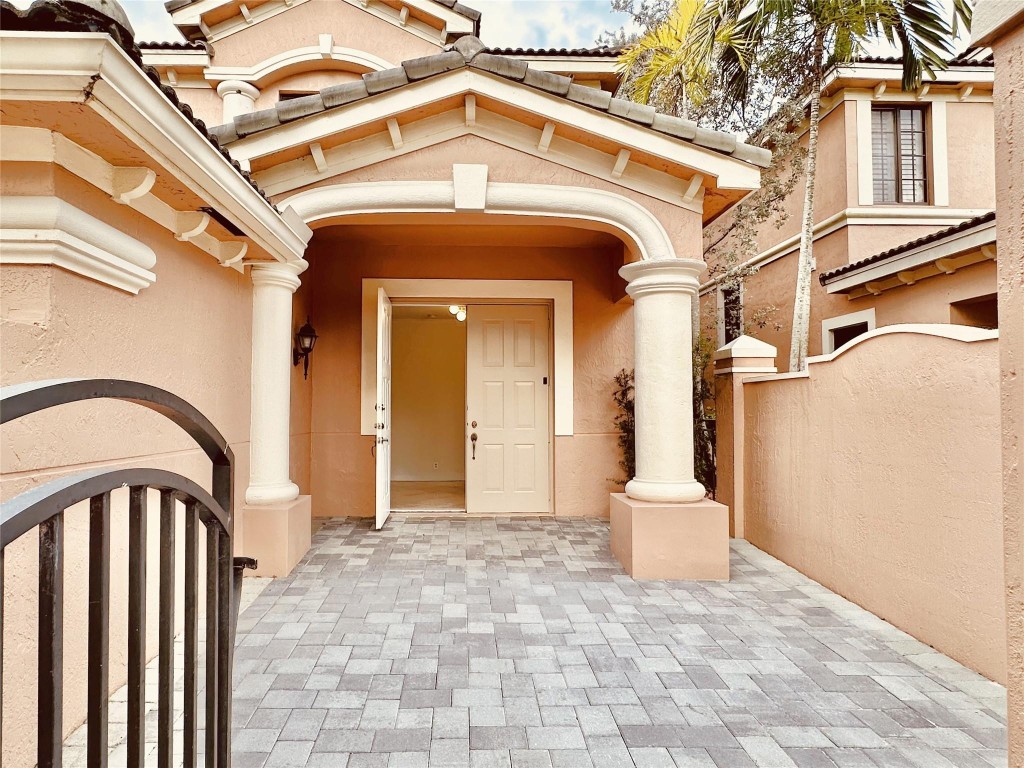 Courtside at Weston Hills - Residential Lease