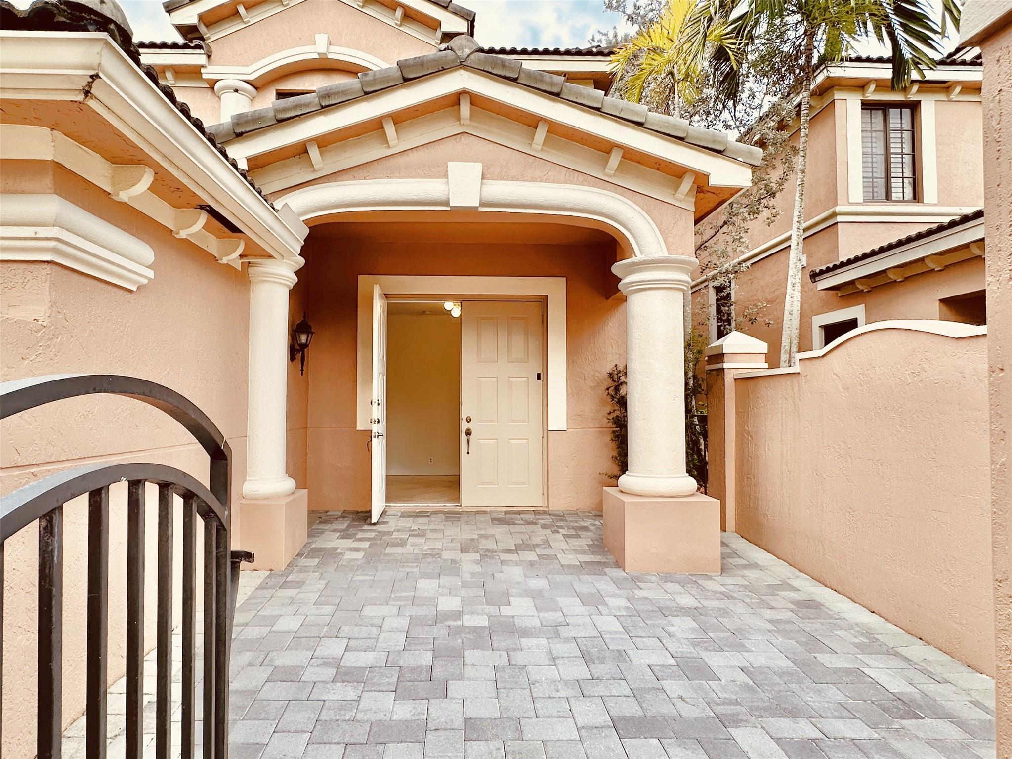 Courtside at Weston Hills - Residential Lease