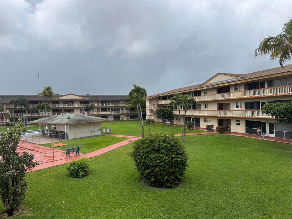 Photo of 5300 Washington Street, Hollywood, FL 33021 (MLS # B26011992)