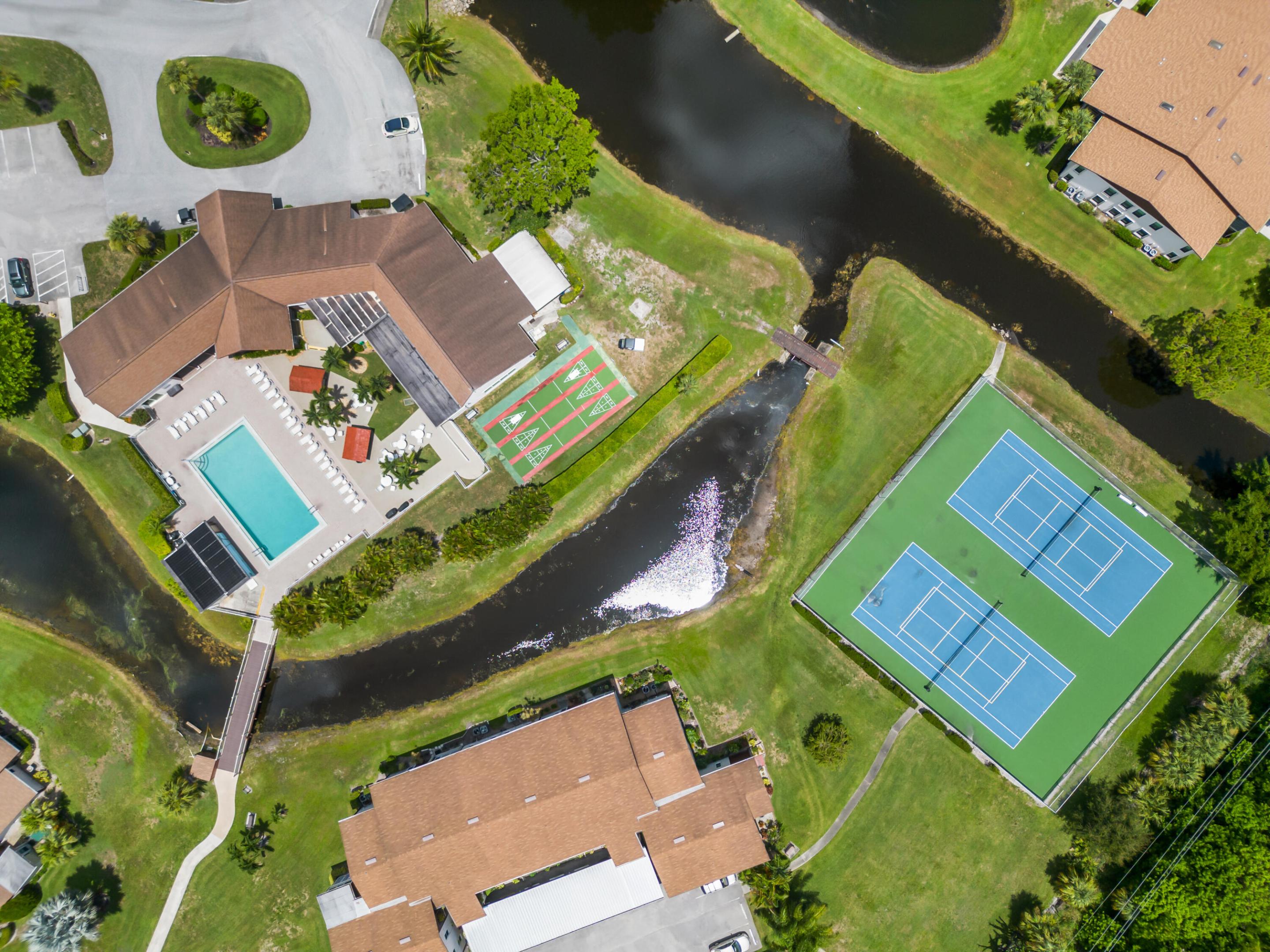 TWIN LAKES SOUTH & TOWN VILLAS CONDO - Residential