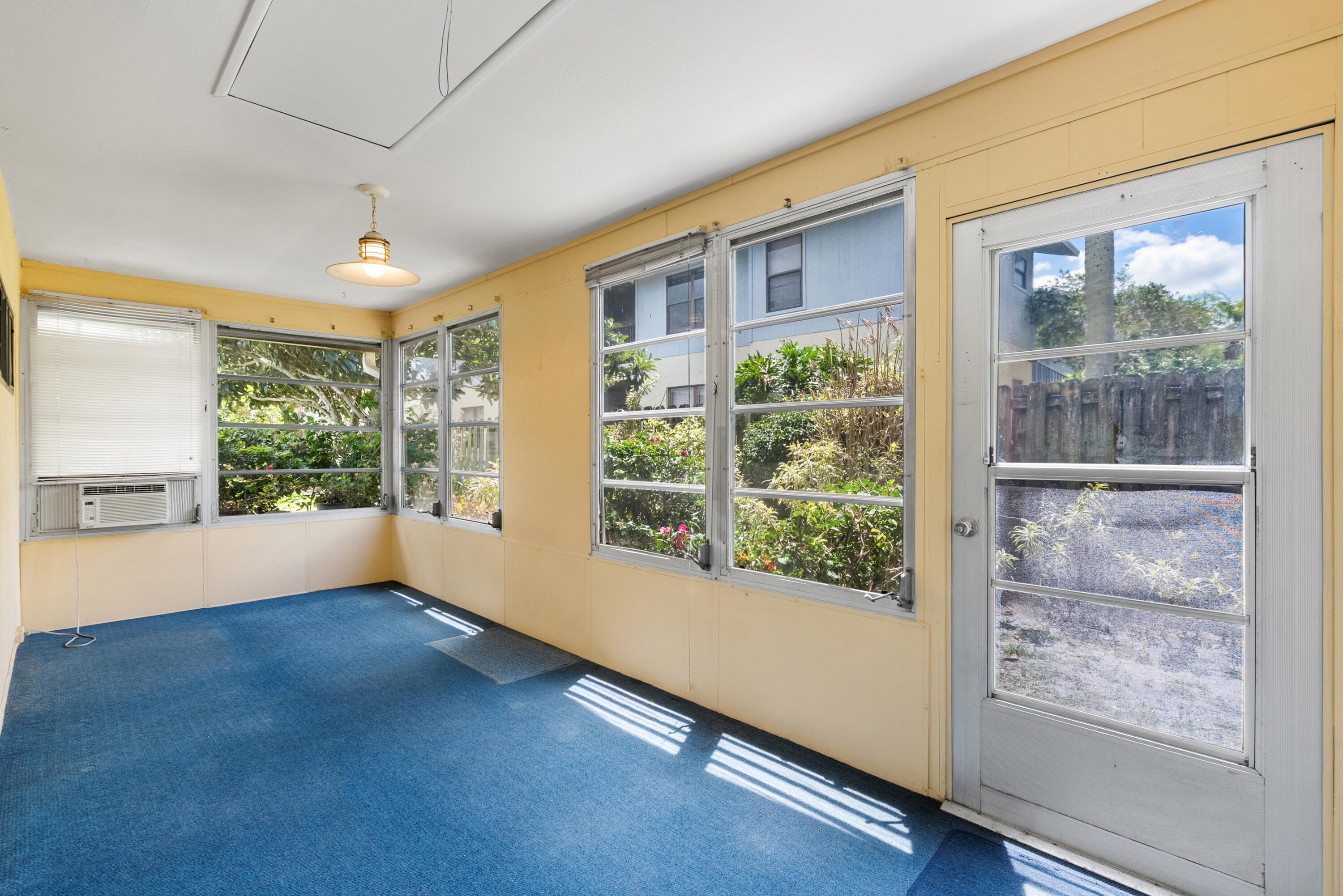 TWIN LAKES SOUTH & TOWN VILLAS CONDO - Residential