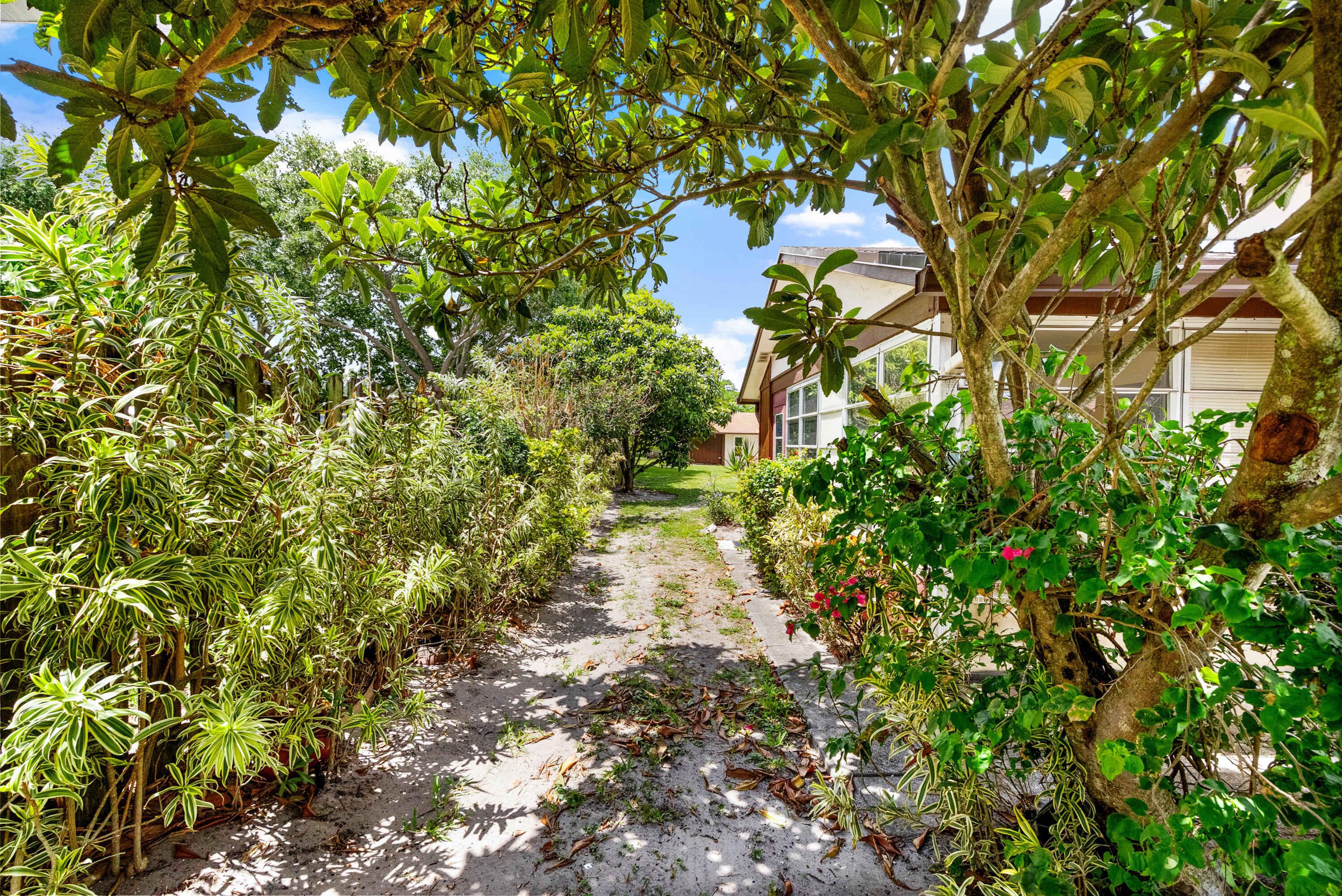 TWIN LAKES SOUTH & TOWN VILLAS CONDO - Residential