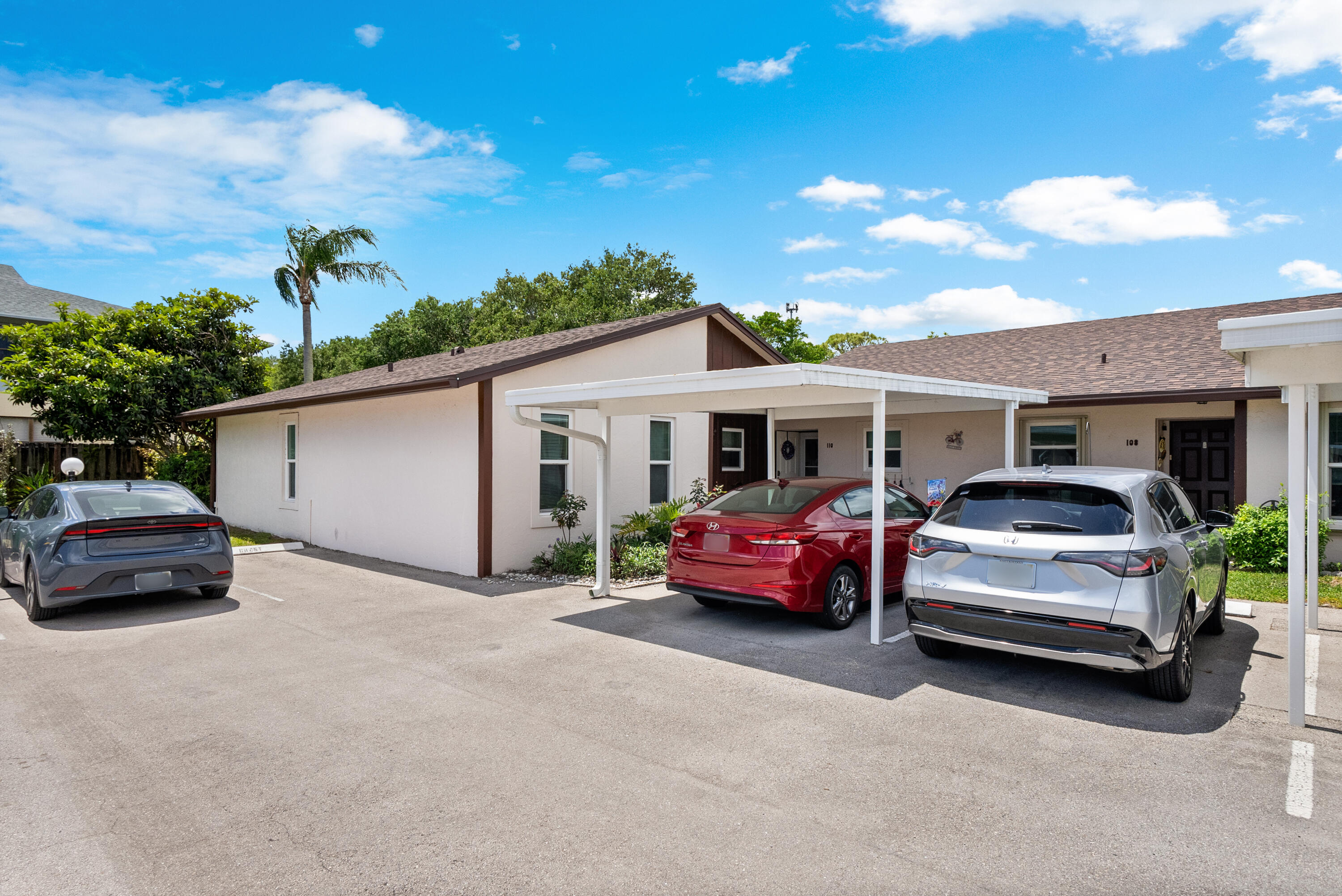 TWIN LAKES SOUTH & TOWN VILLAS CONDO - Residential