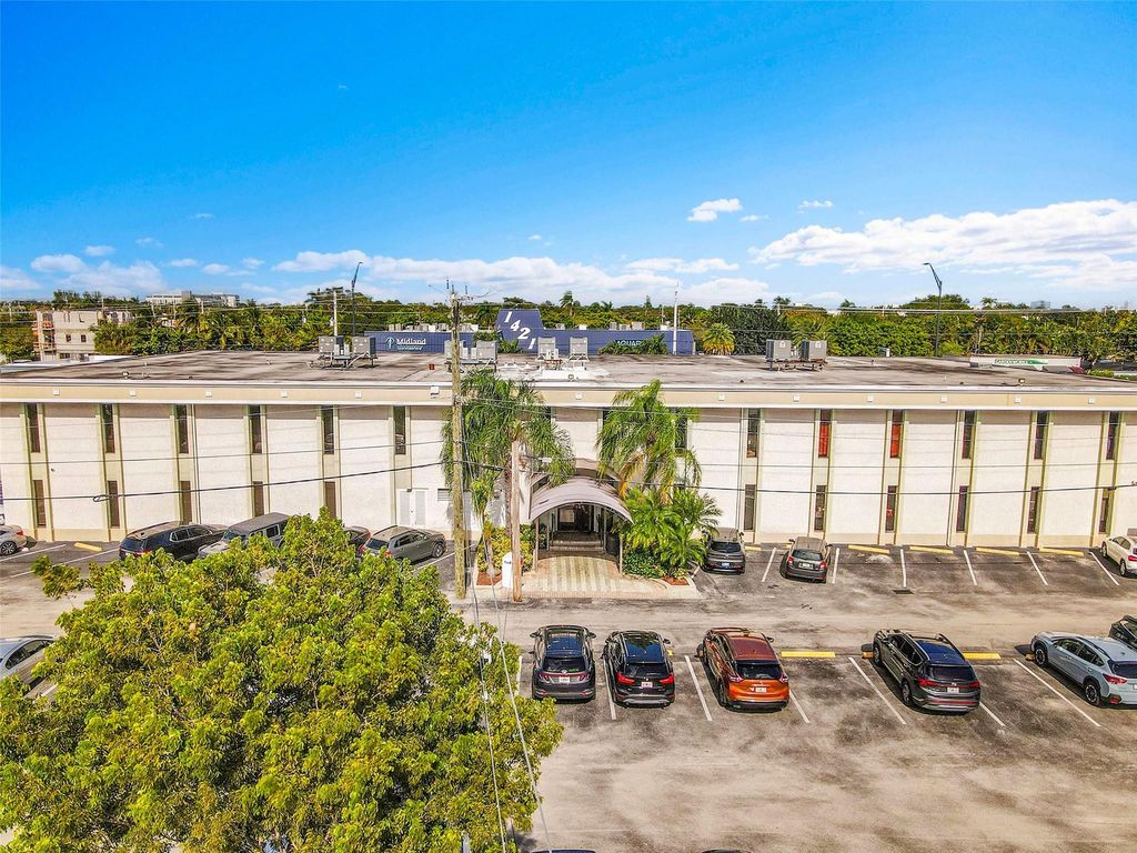 Photo of 1400 E Oakland Park Boulevard #100, Oakland Park, FL 33334 (MLS # F10541302)