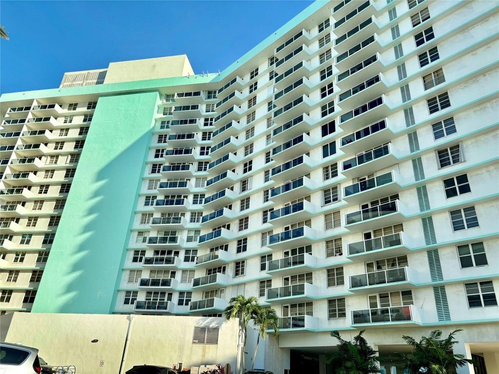 Photo of 3725 S Ocean Drive #1612, Hollywood, FL 33019 (MLS # F10464084)