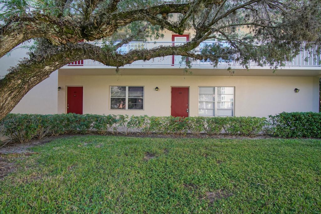 Photo of 44 Vista Gardens Trail #106, Vero Beach, FL 32962 (MLS # B26001884)