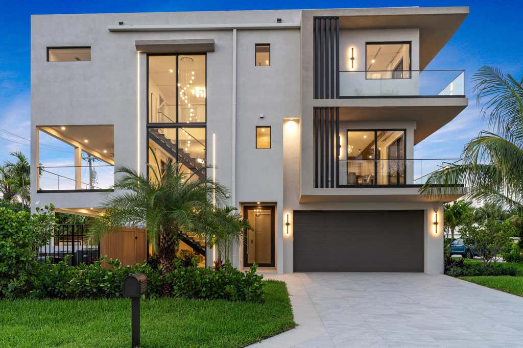 Photo of 3099 Banyan Road #B, Boca Raton, FL 33432 (MLS # B26058142)