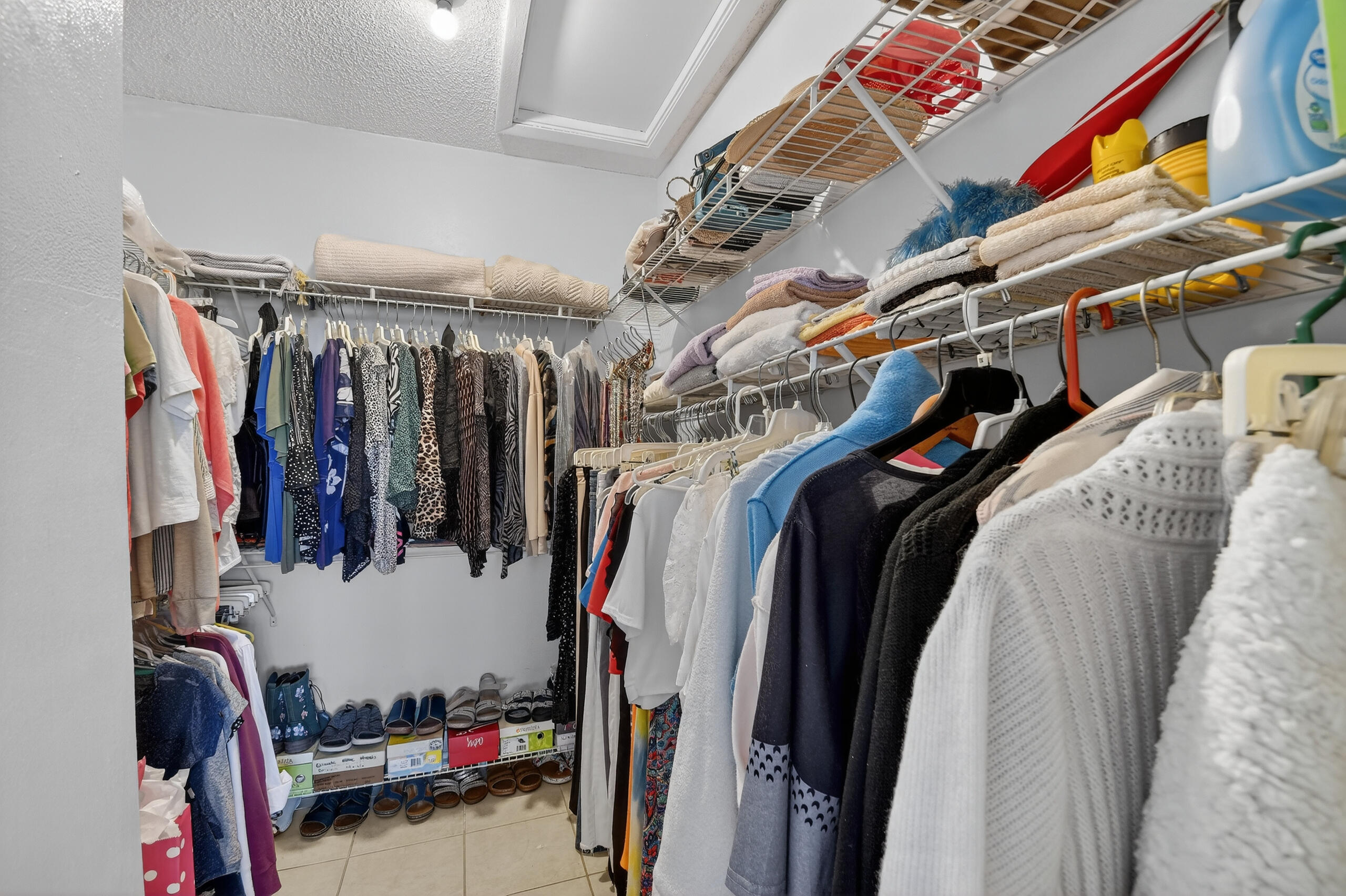 GOLDEN LAKES VILLAGE - Residential