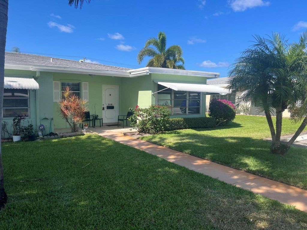 Photo of 211 Country Lane #D, Boynton Beach, FL 33435 (MLS # R10982146)