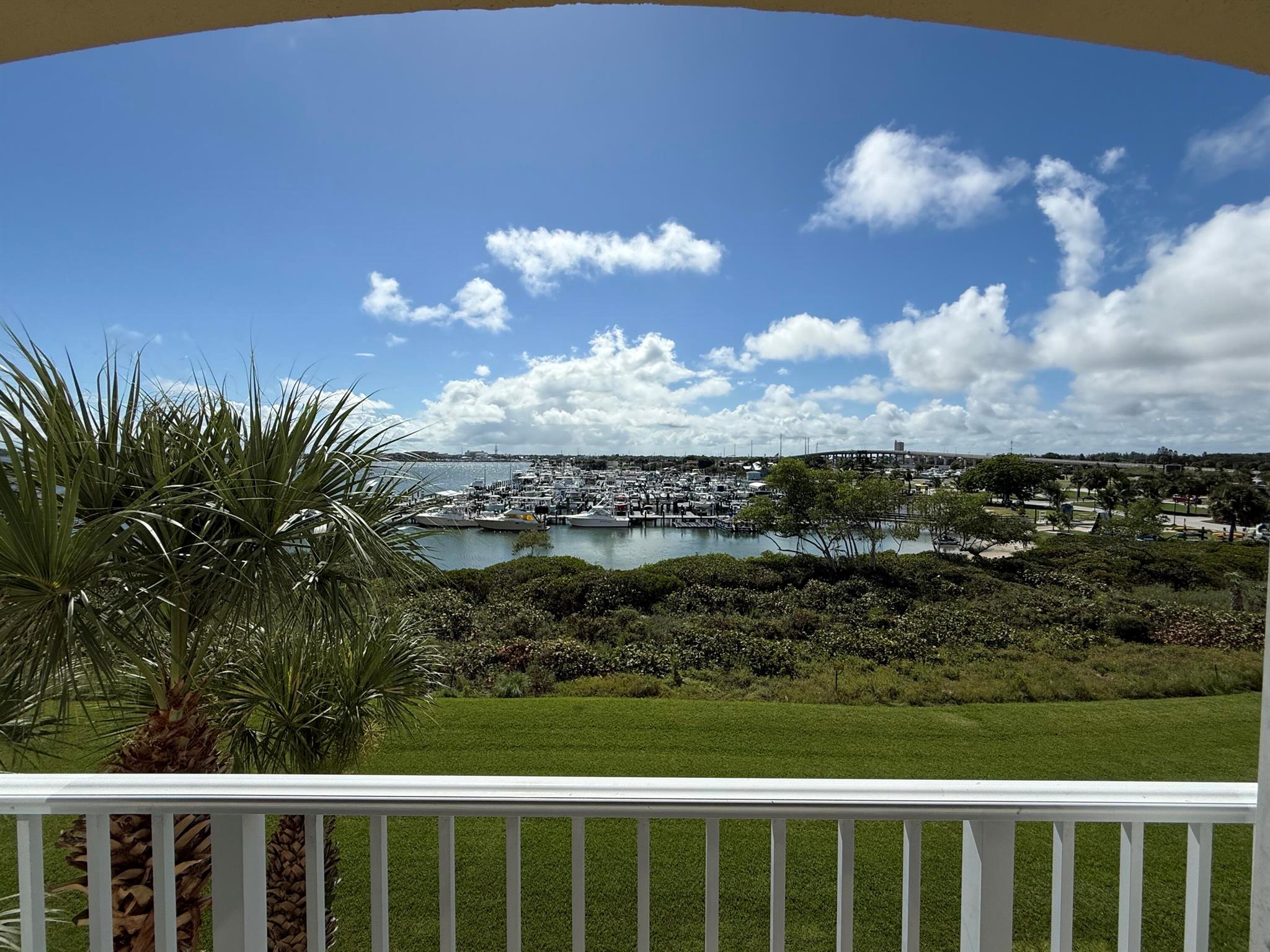 HARBOUR ISLE AT HUTCHINSO - Residential