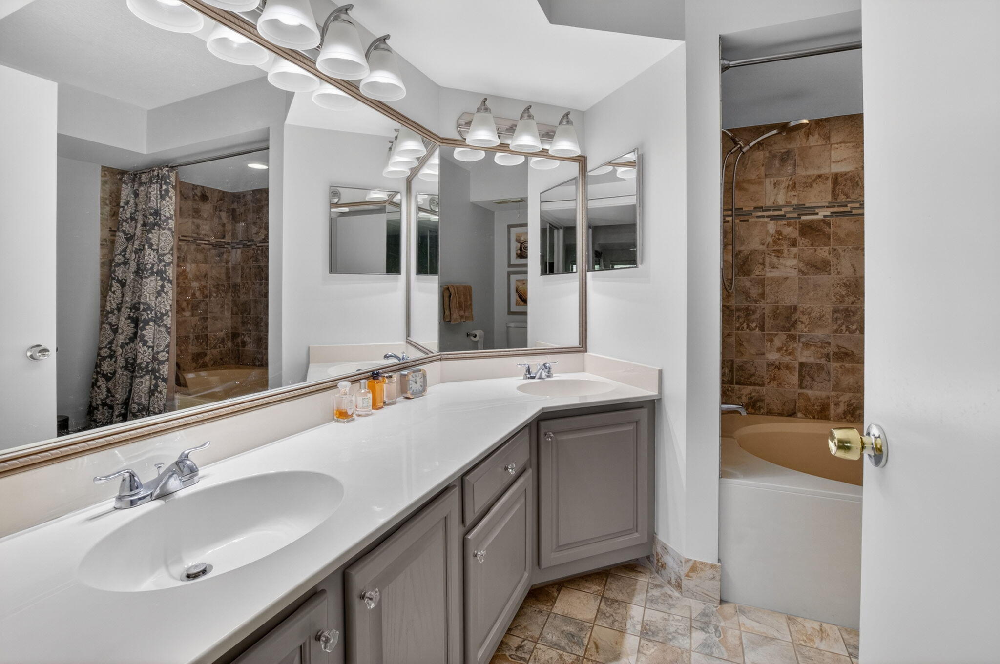 QUAIL RUN CONDO ONE - Residential