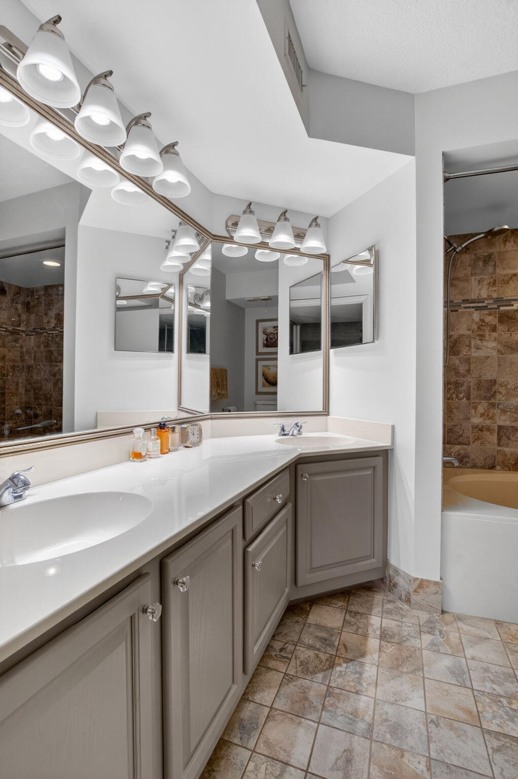 QUAIL RUN CONDO ONE - Residential