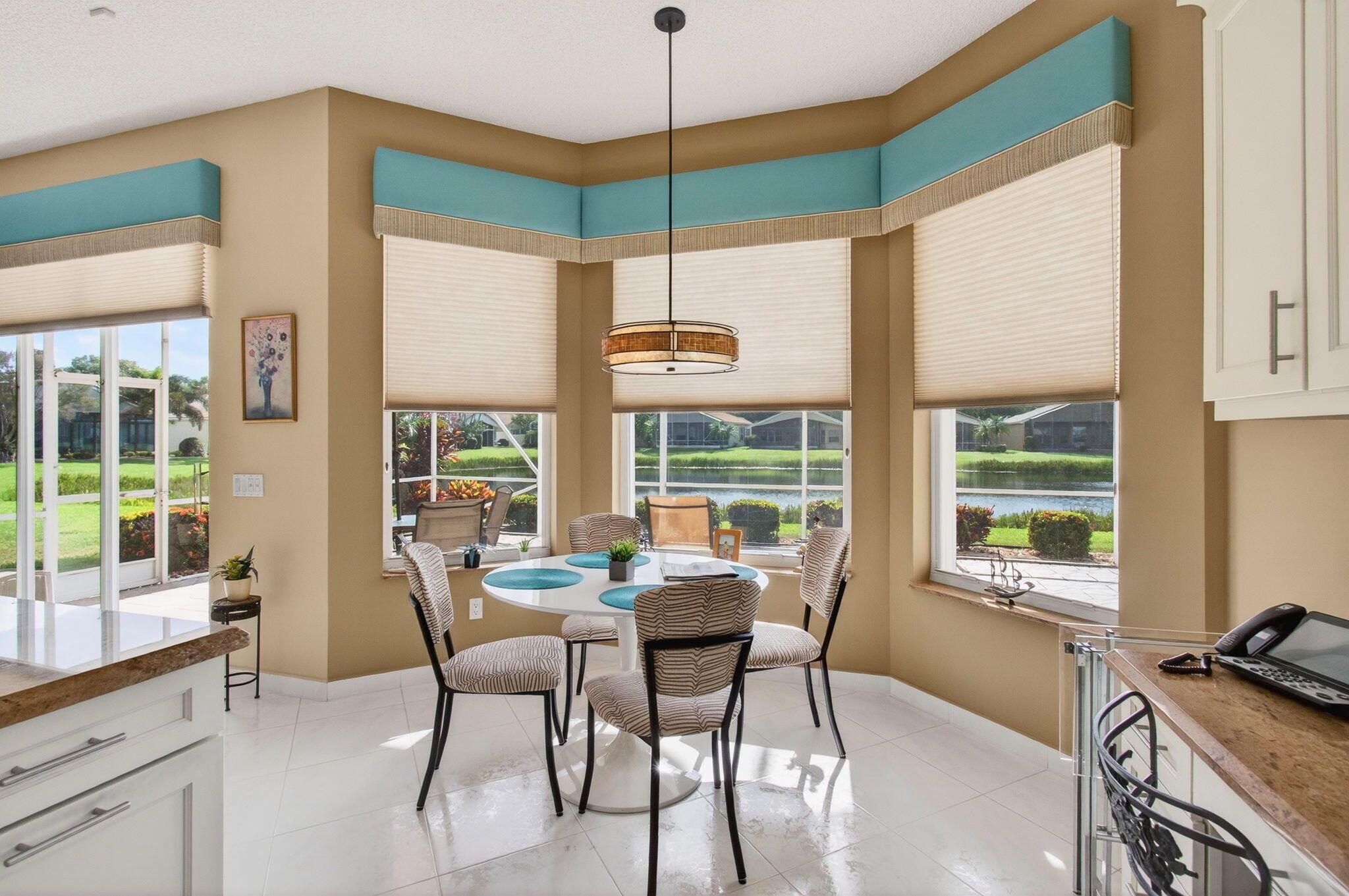 VALENCIA LAKES - Residential