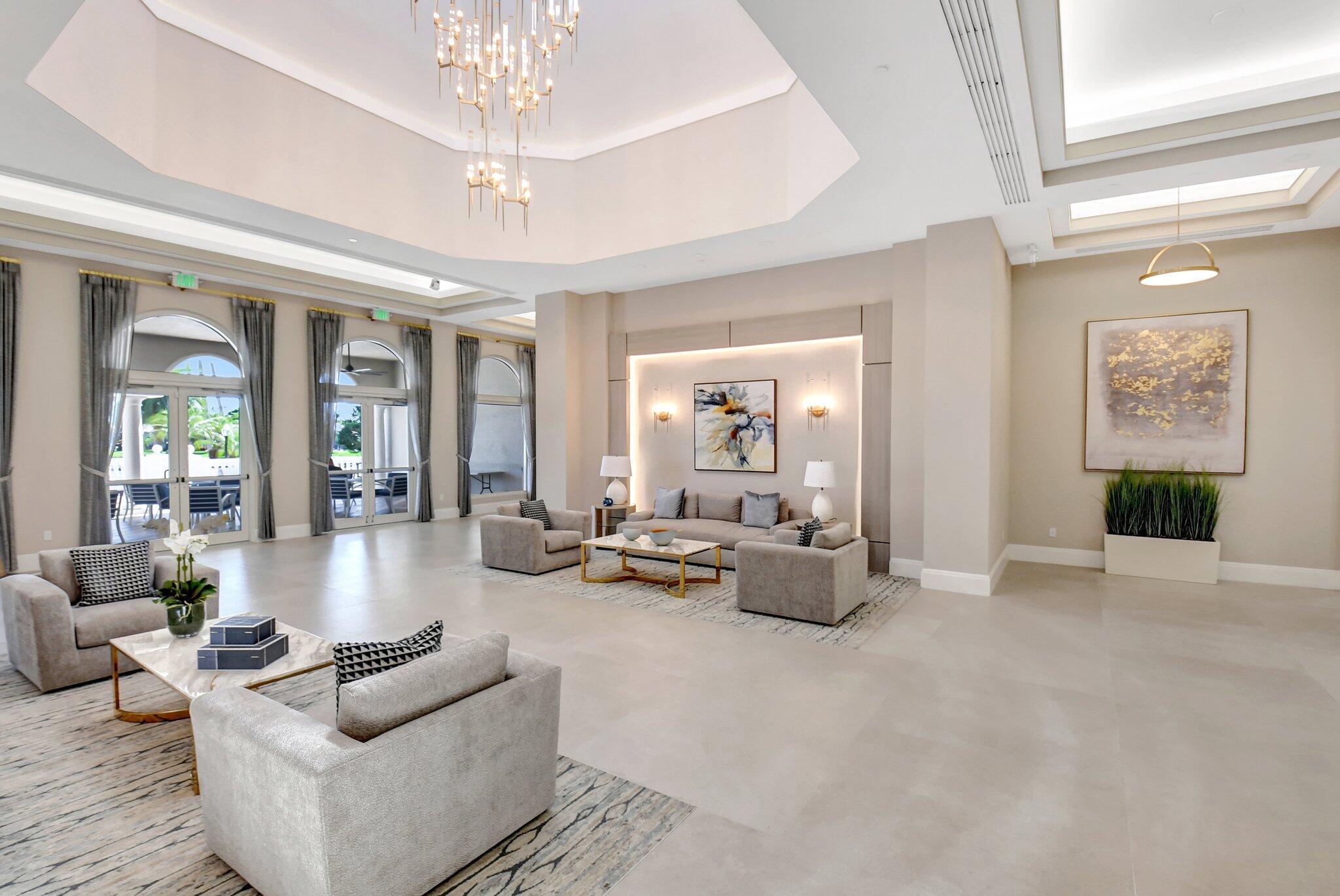 VALENCIA LAKES - Residential