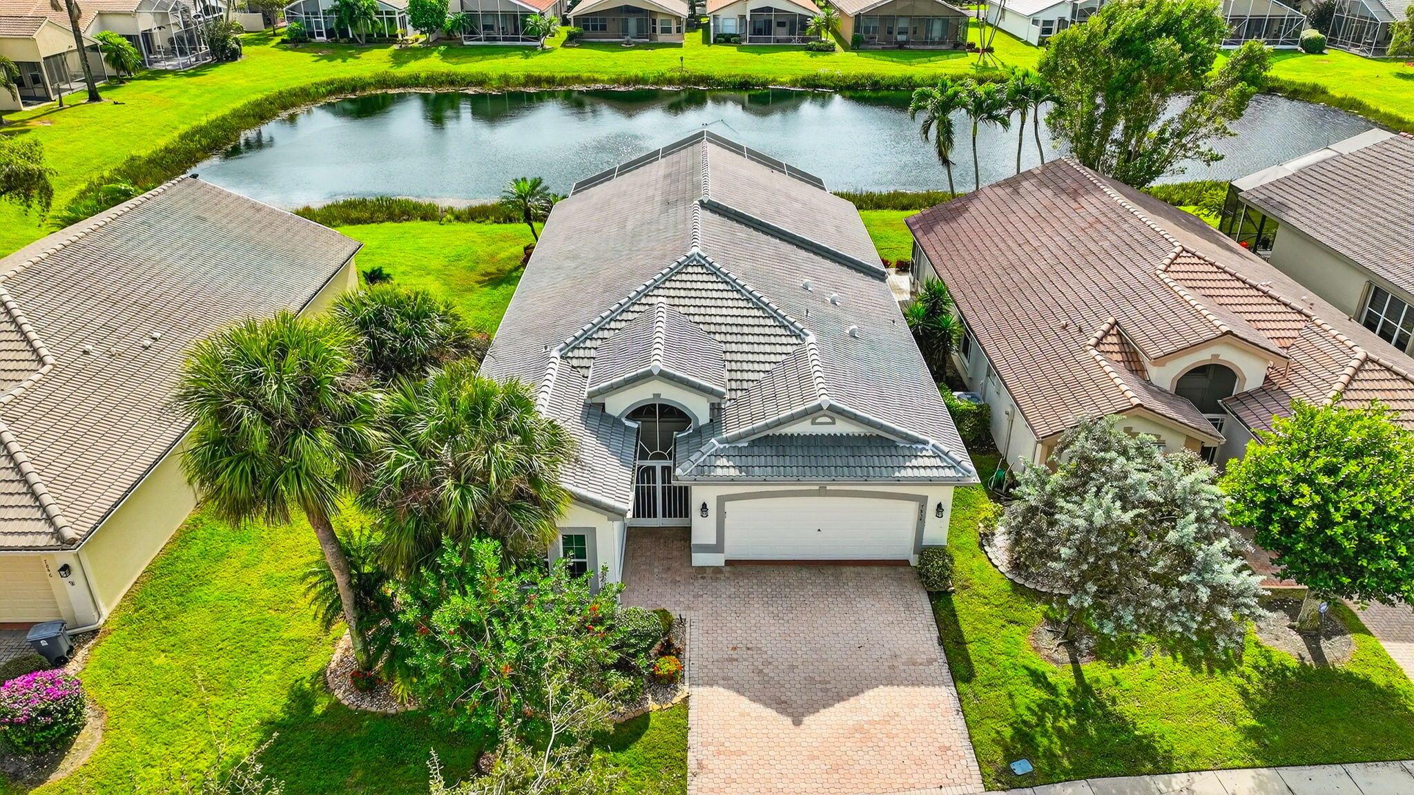 VALENCIA LAKES - Residential