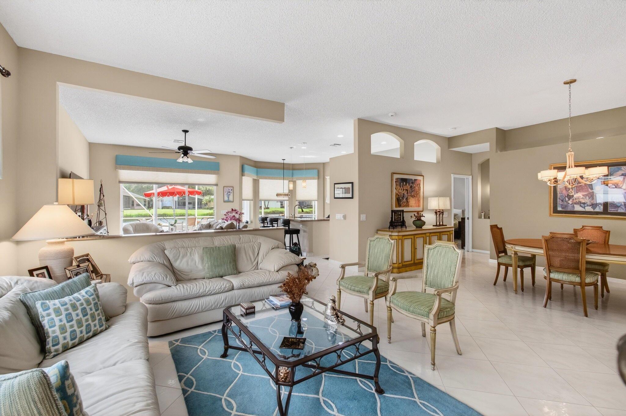 VALENCIA LAKES - Residential