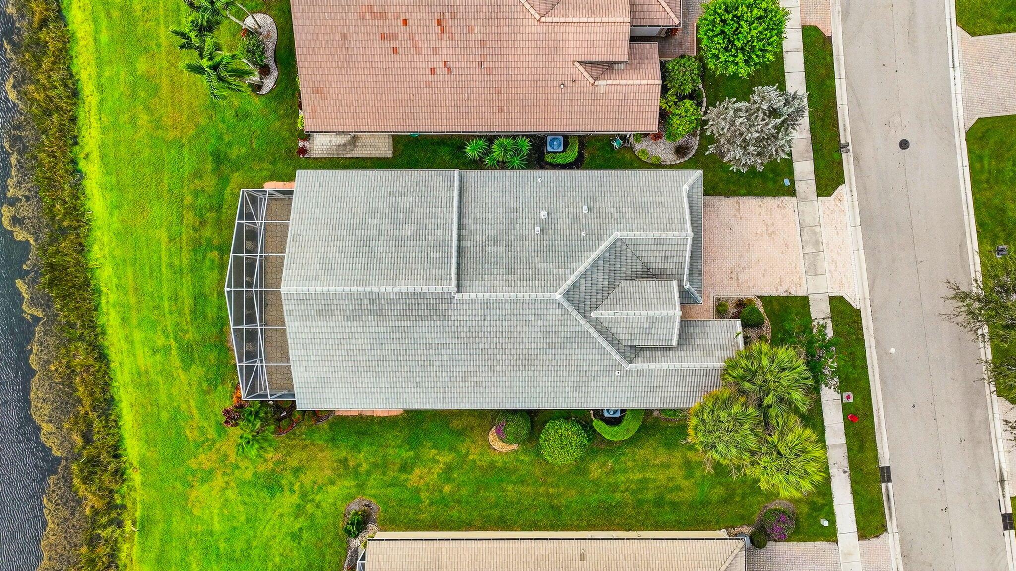 VALENCIA LAKES - Residential