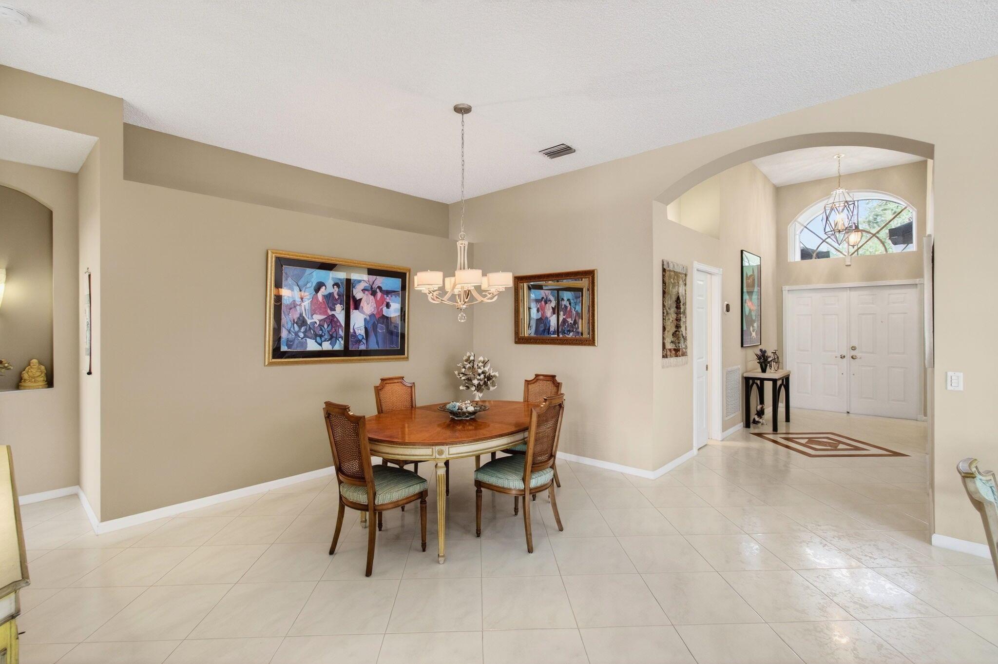 VALENCIA LAKES - Residential