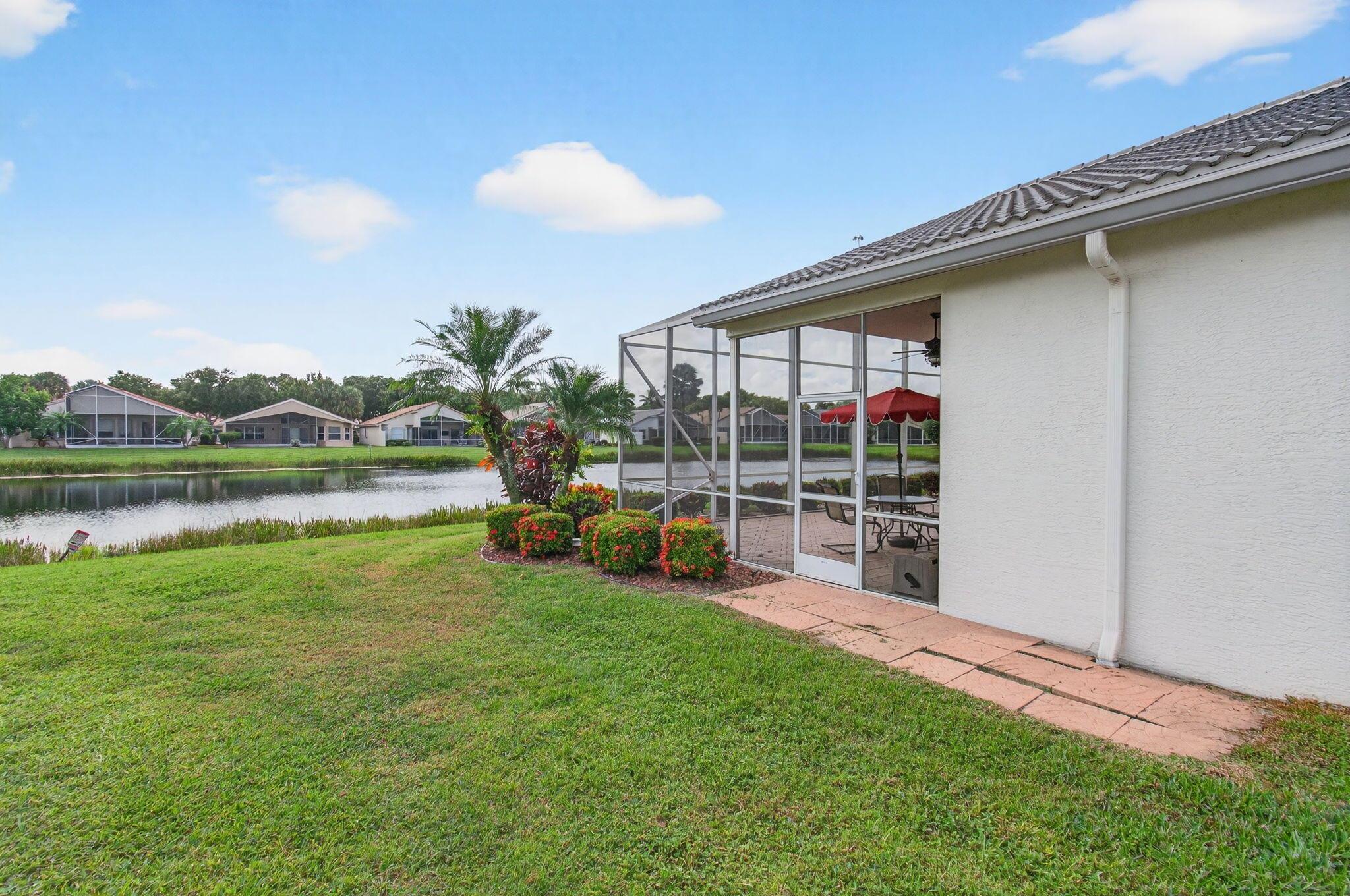 VALENCIA LAKES - Residential