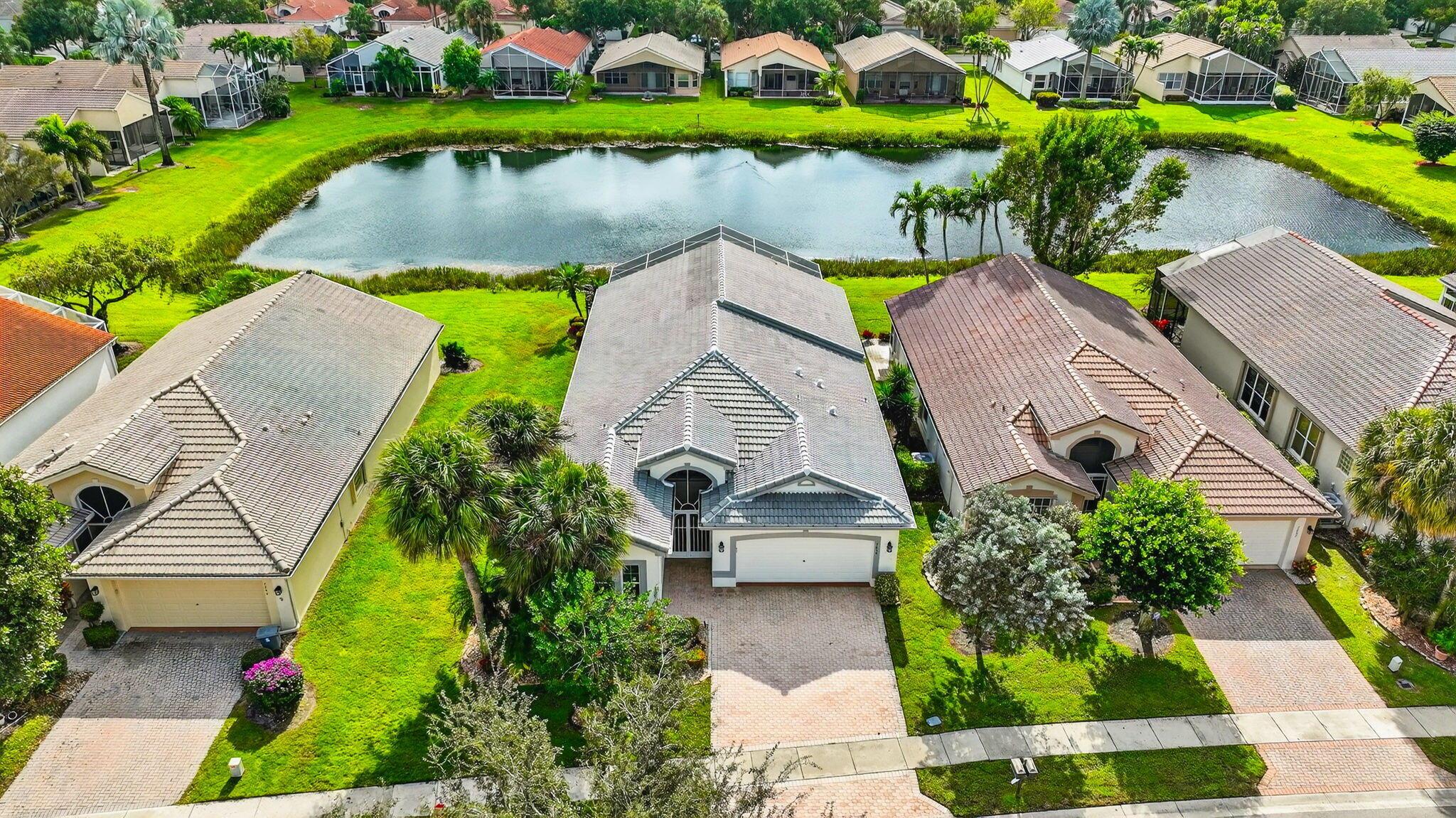 VALENCIA LAKES - Residential
