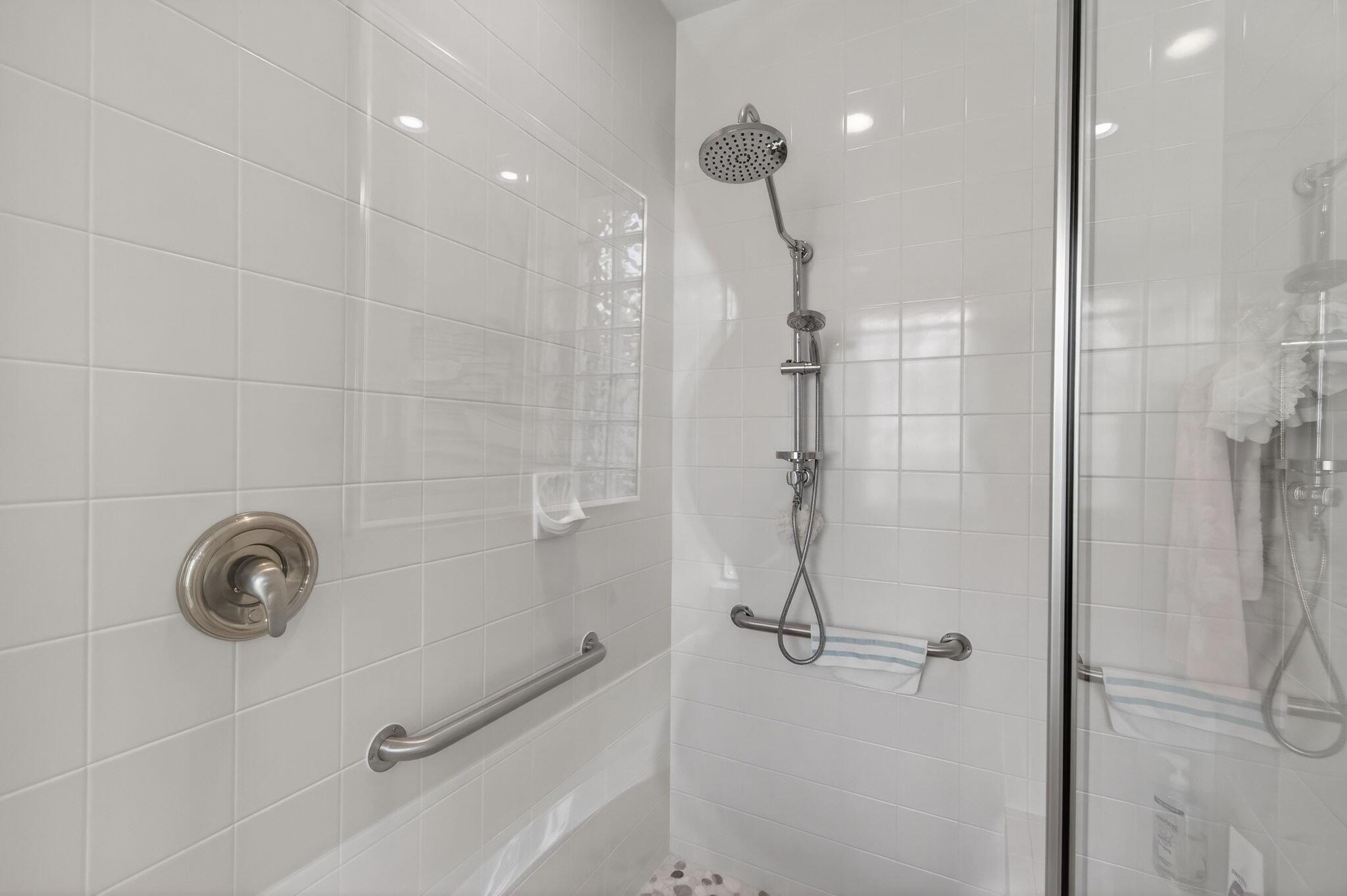 VALENCIA LAKES - Residential