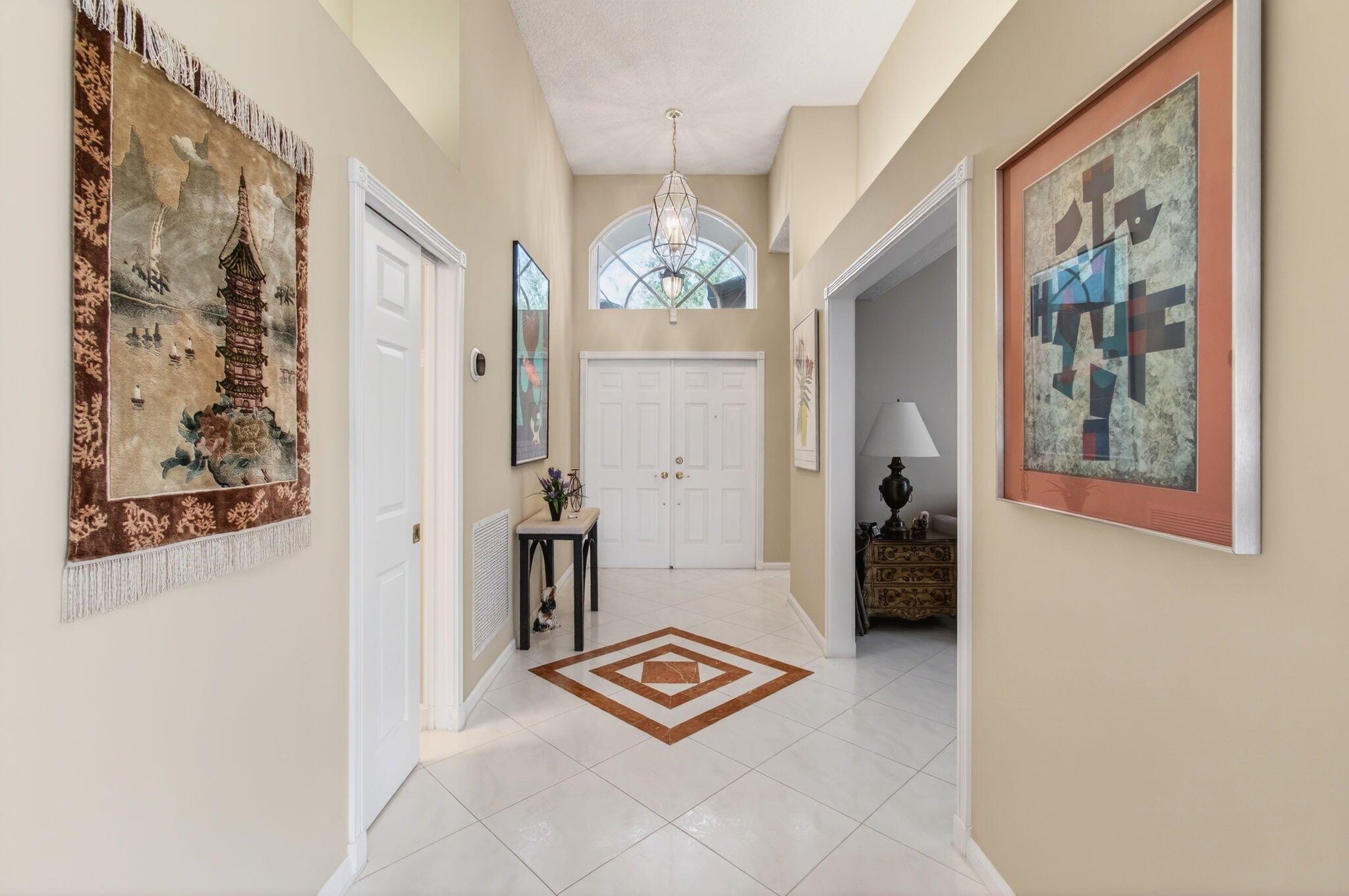 VALENCIA LAKES - Residential