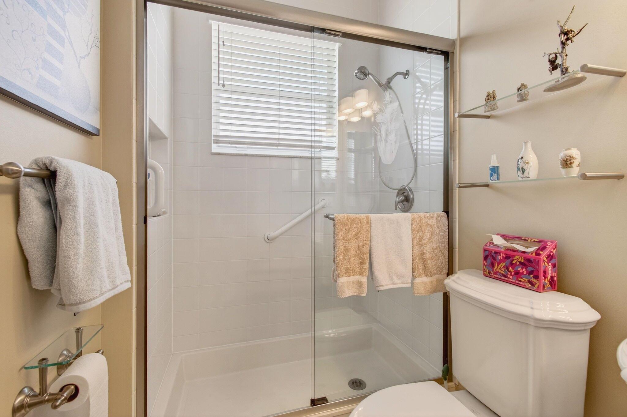 VALENCIA LAKES - Residential