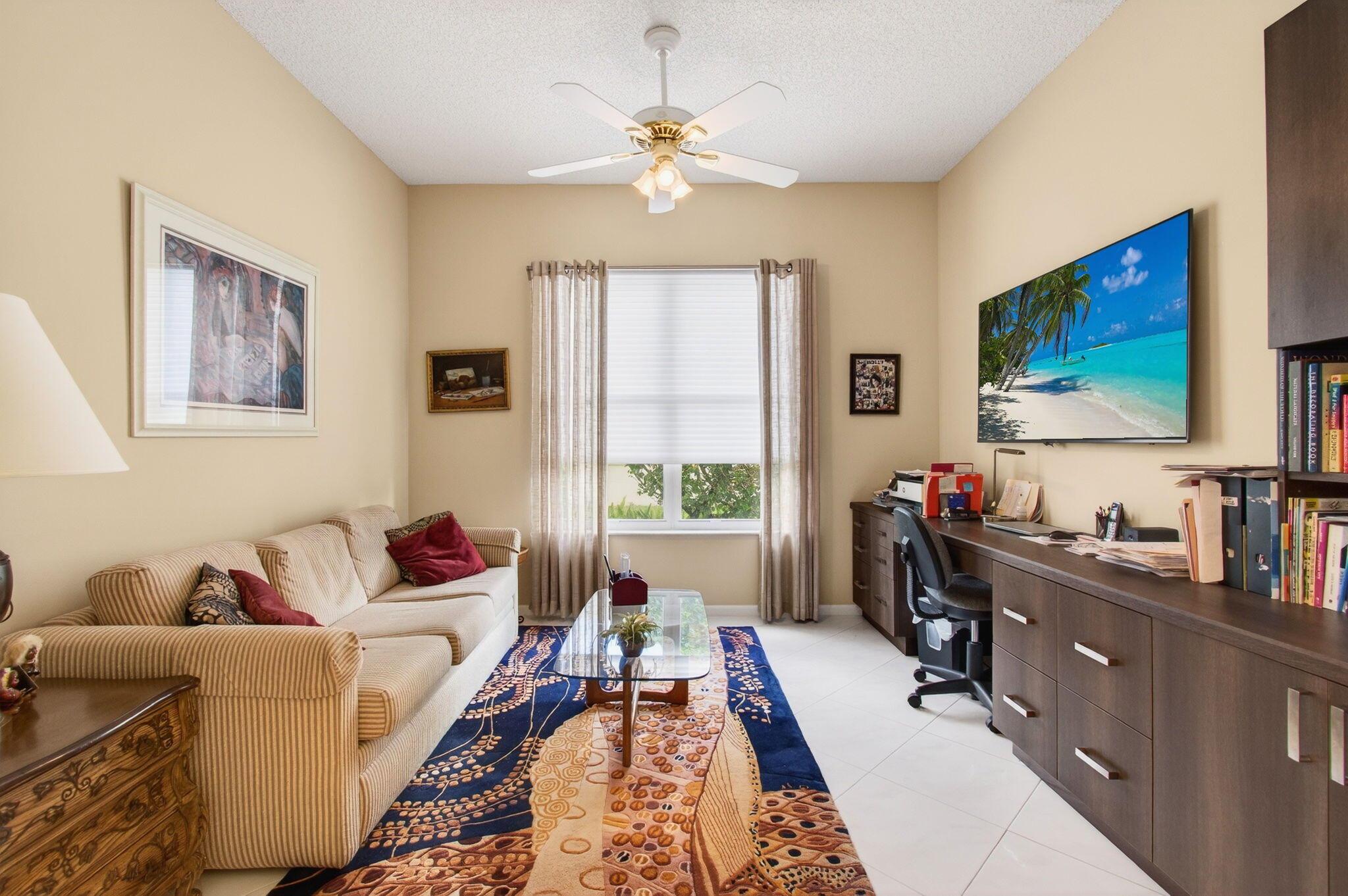 VALENCIA LAKES - Residential