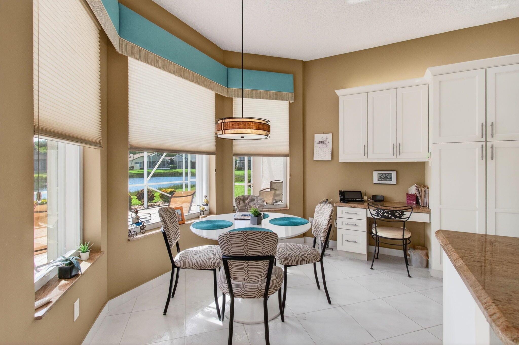 VALENCIA LAKES - Residential