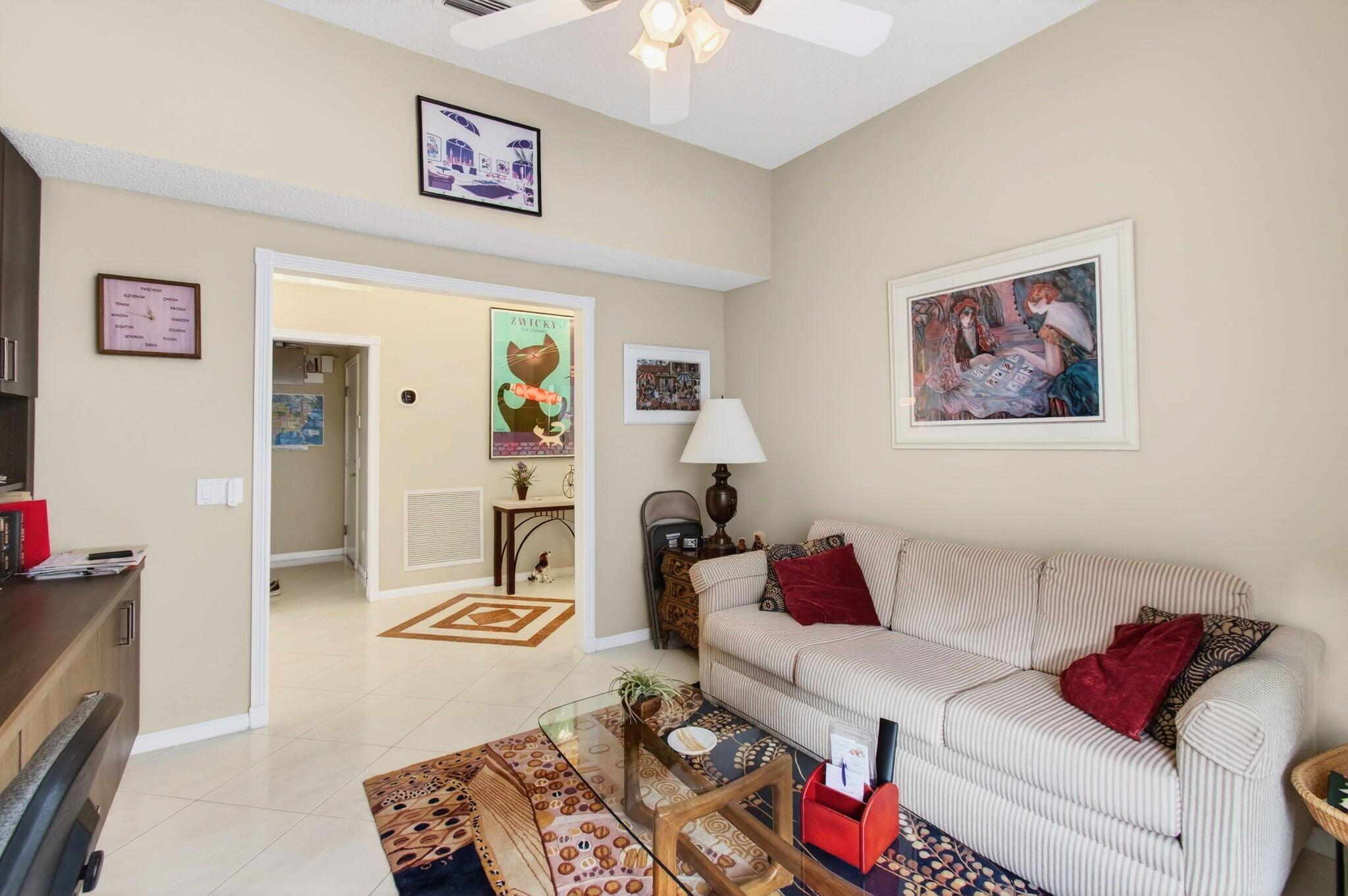 VALENCIA LAKES - Residential