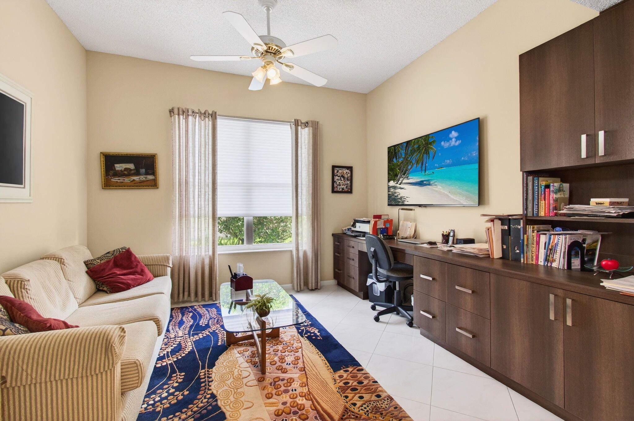 VALENCIA LAKES - Residential