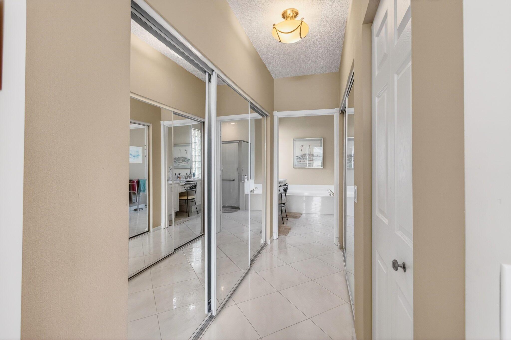 VALENCIA LAKES - Residential