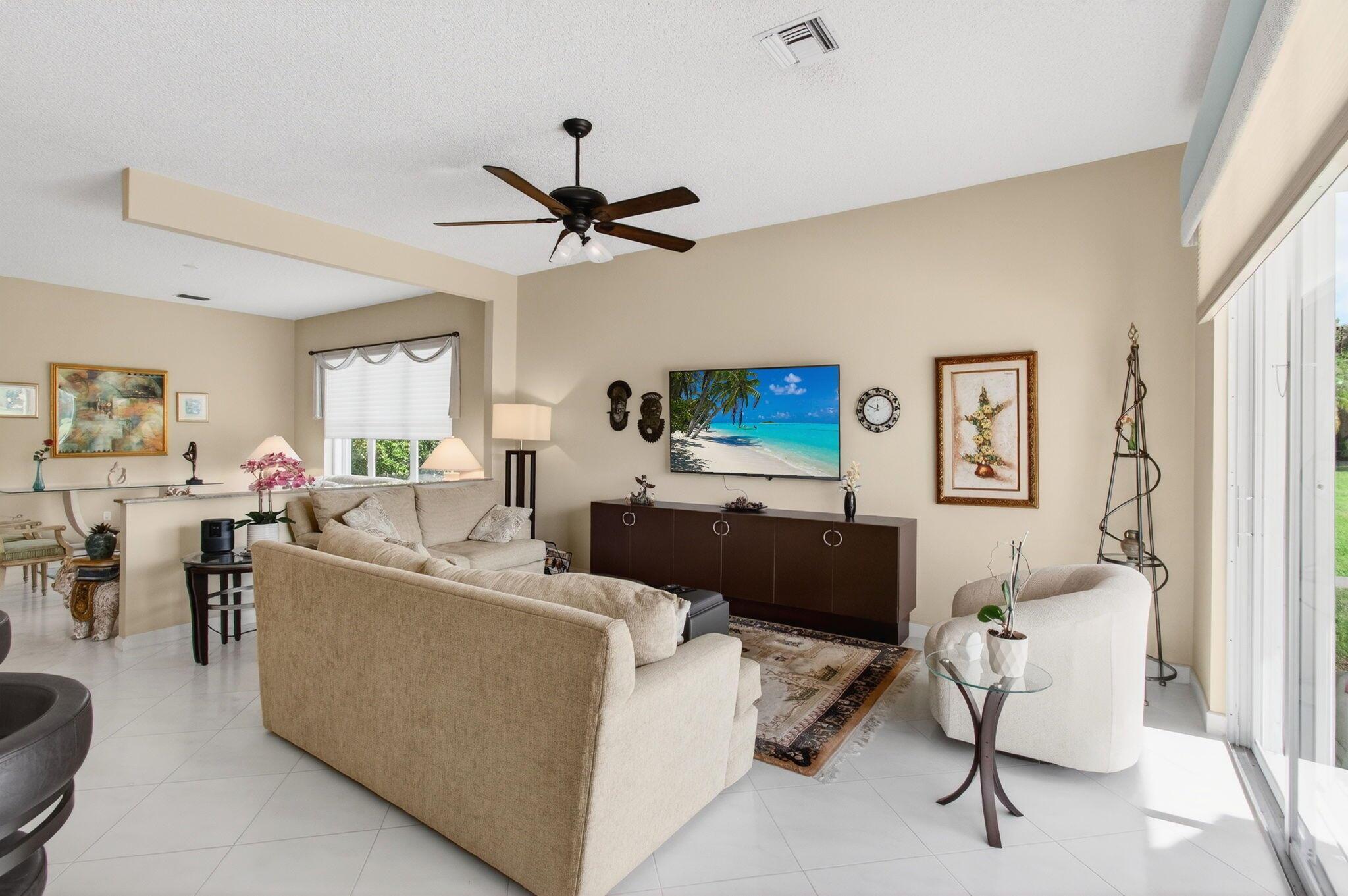 VALENCIA LAKES - Residential