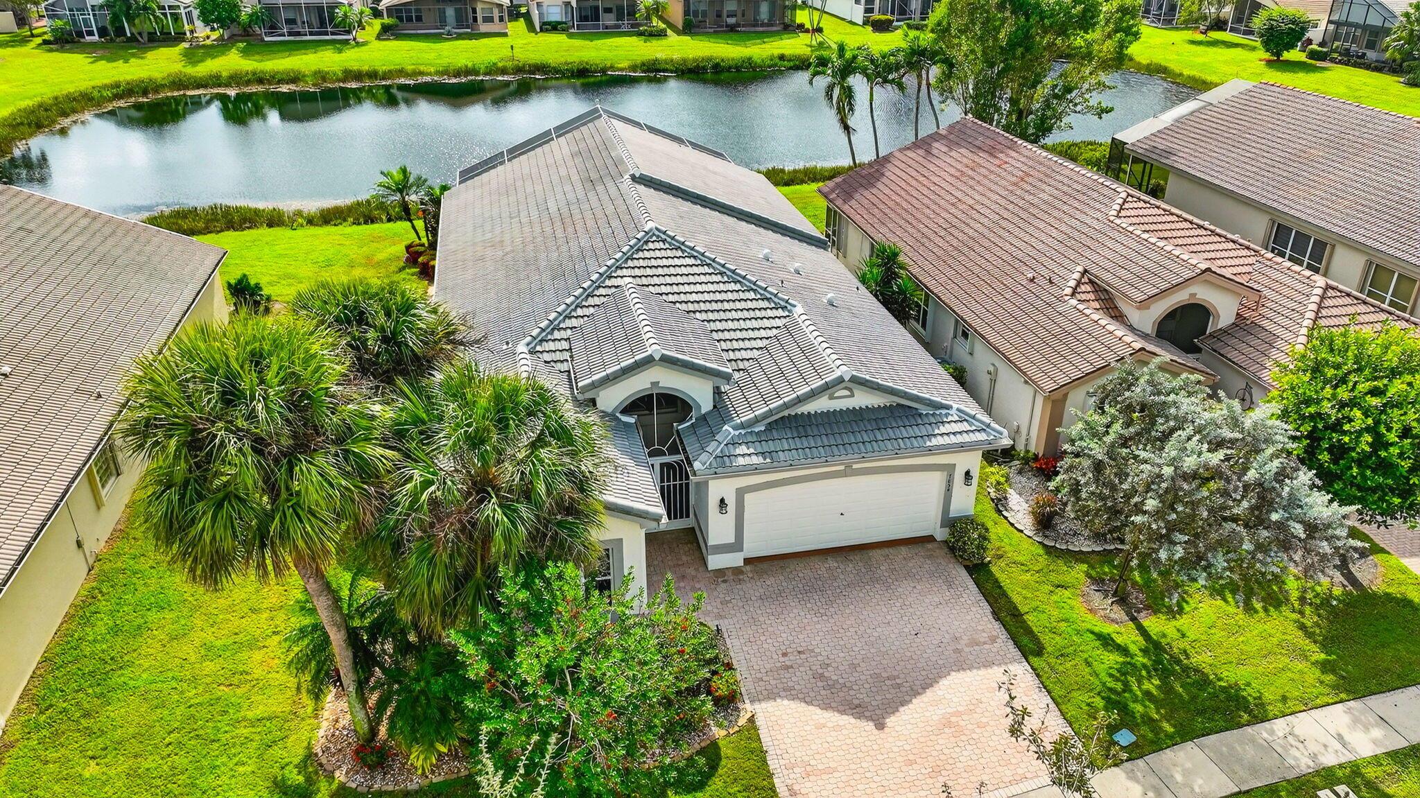 VALENCIA LAKES - Residential