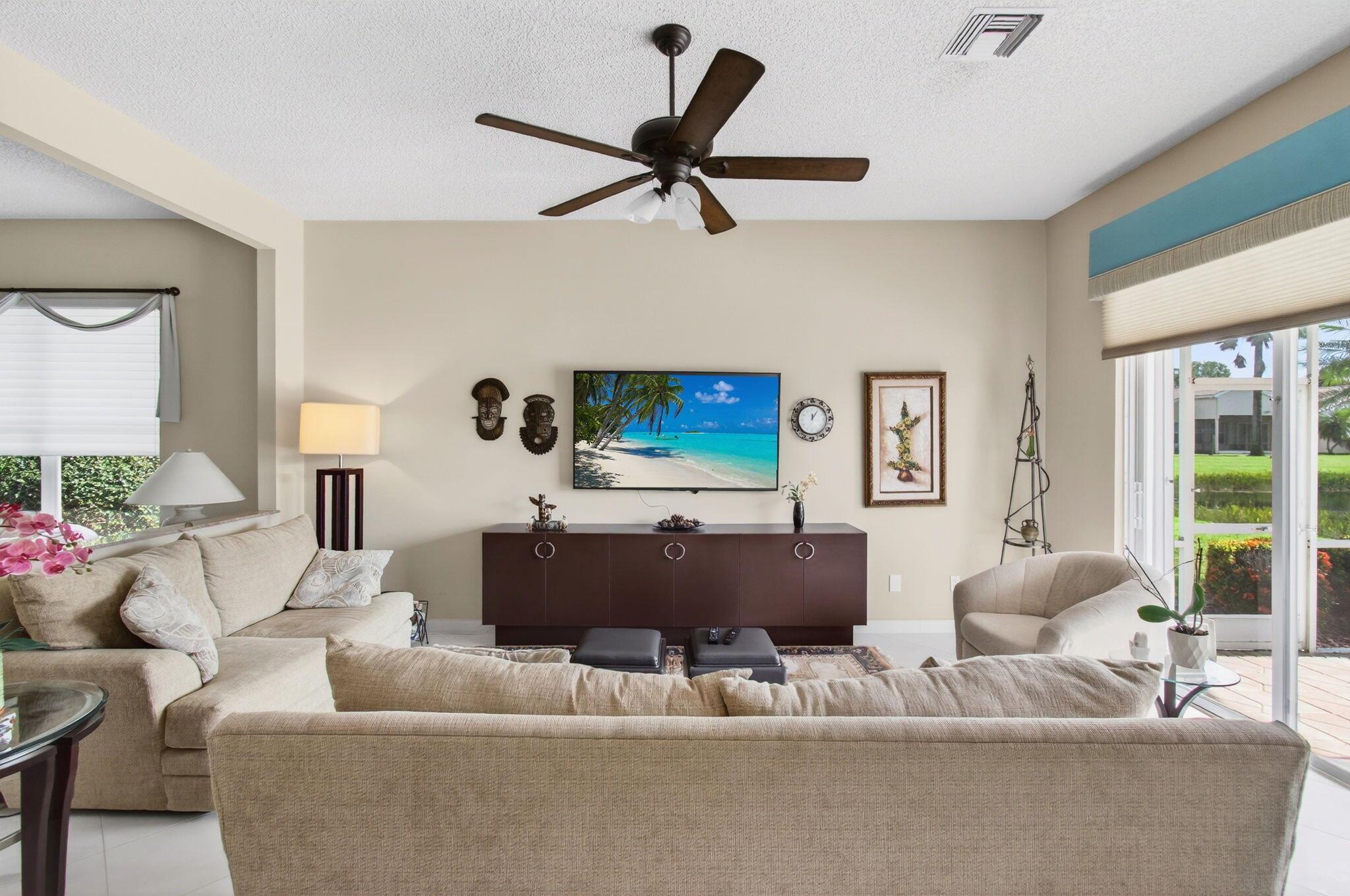 VALENCIA LAKES - Residential