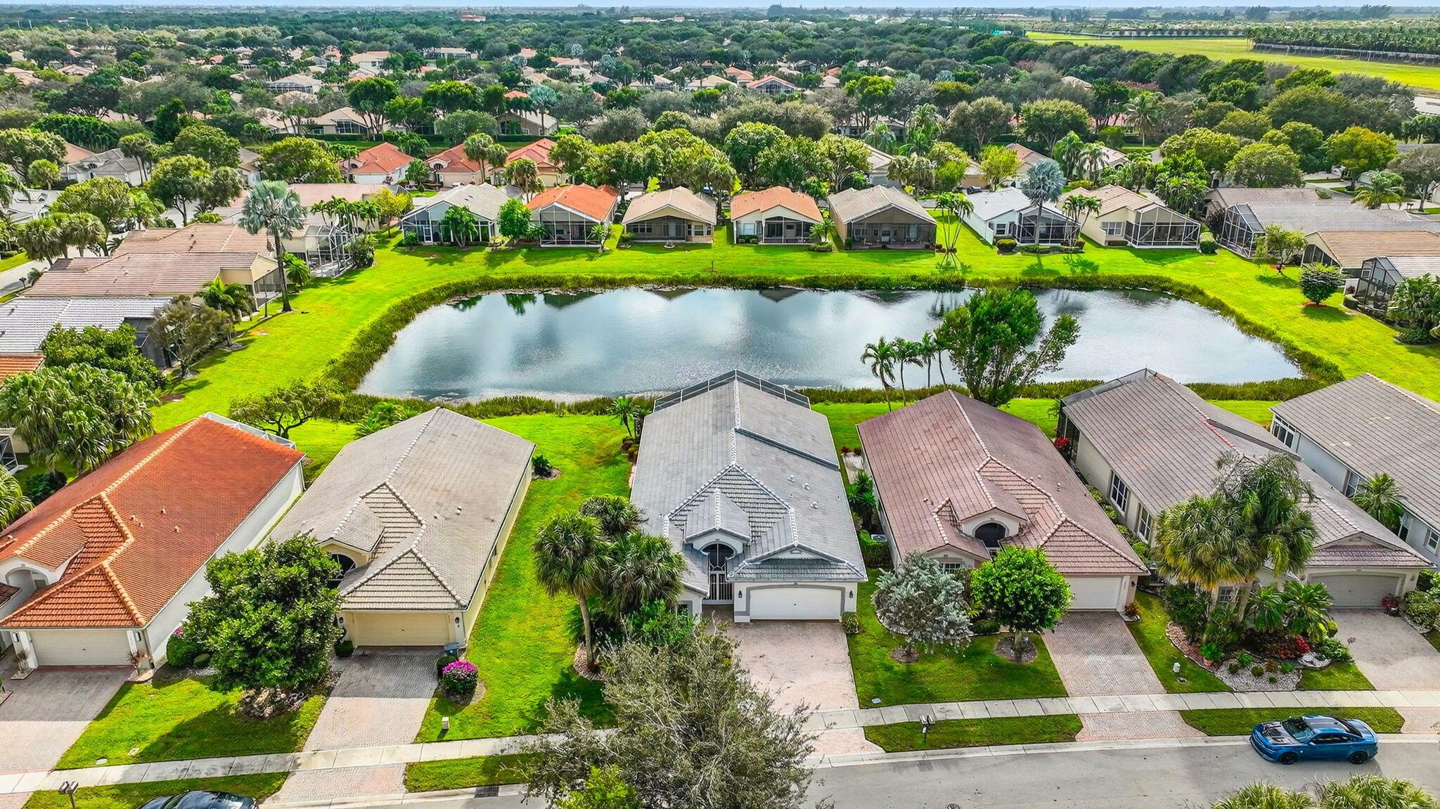 VALENCIA LAKES - Residential